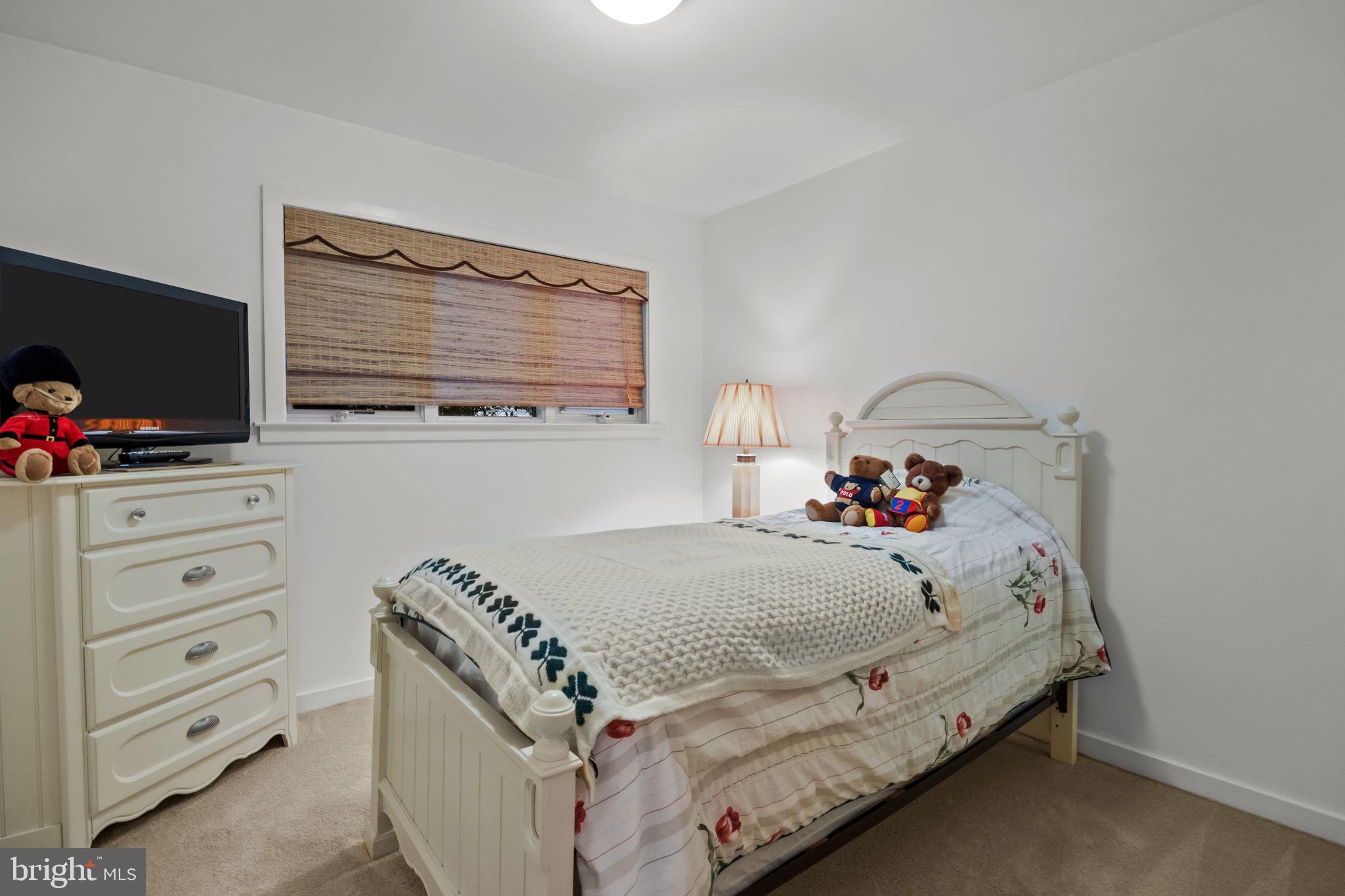 WHISPERING WOODS - Residential