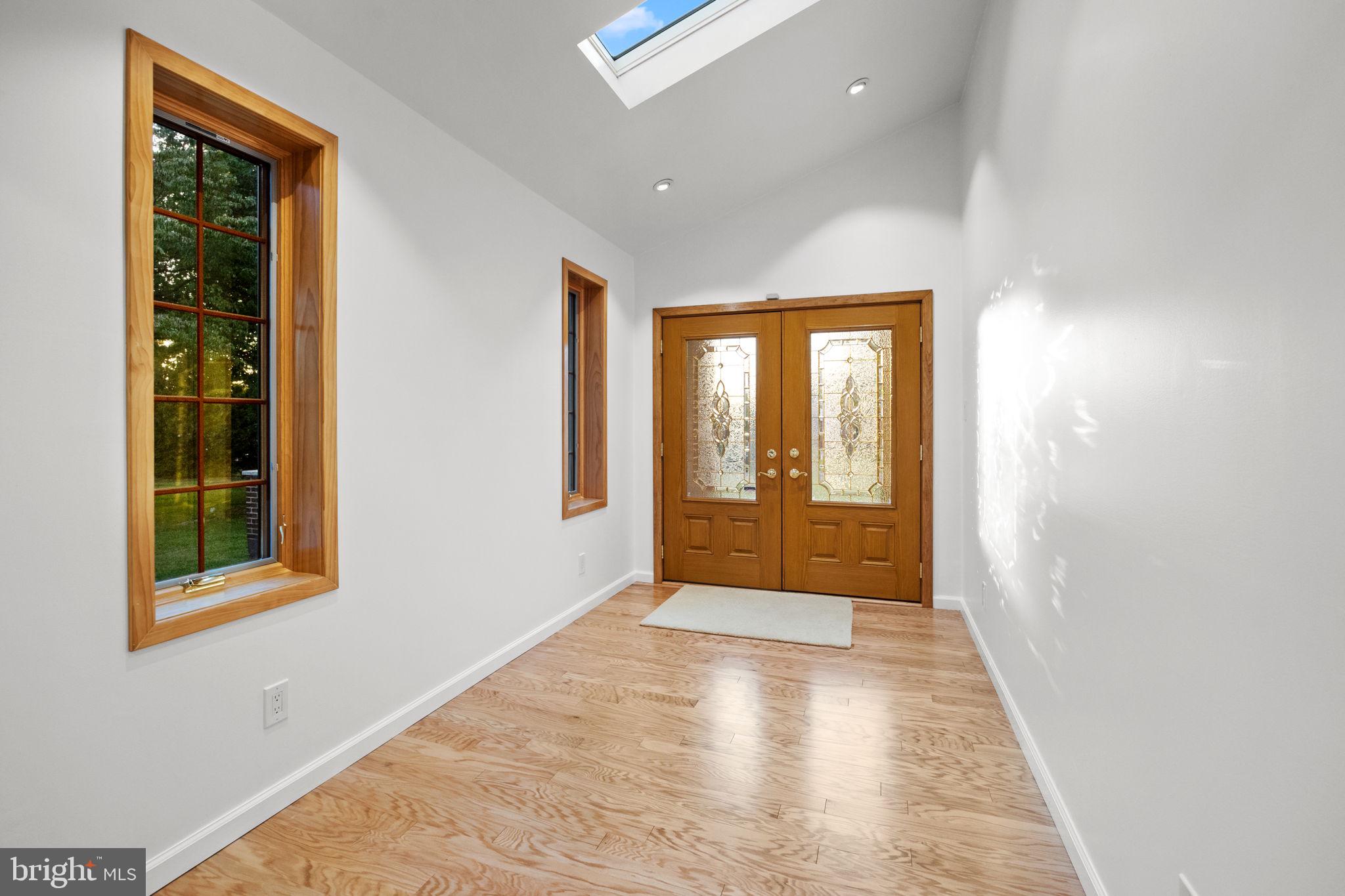 WHISPERING WOODS - Residential