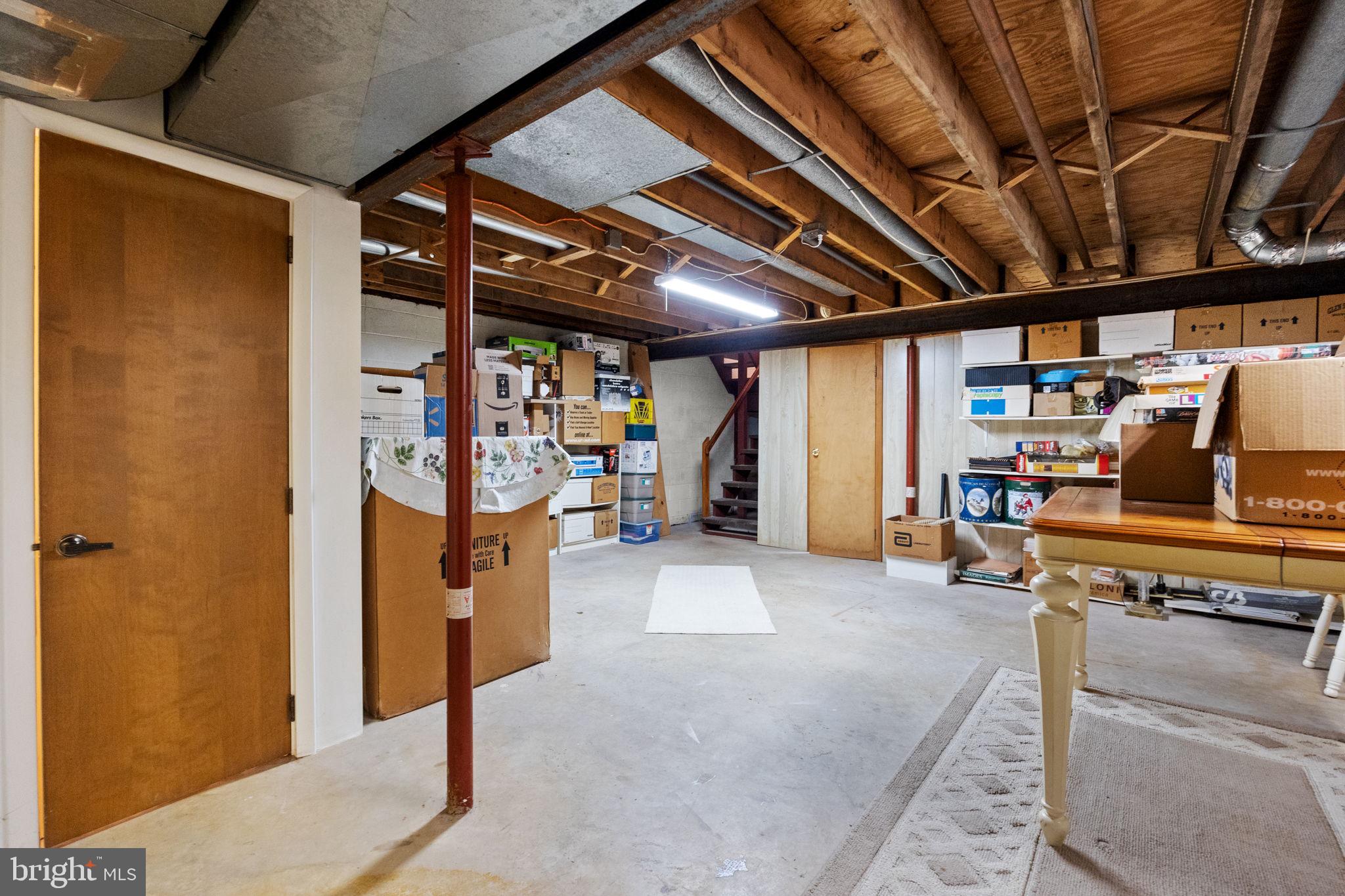 WHISPERING WOODS - Residential