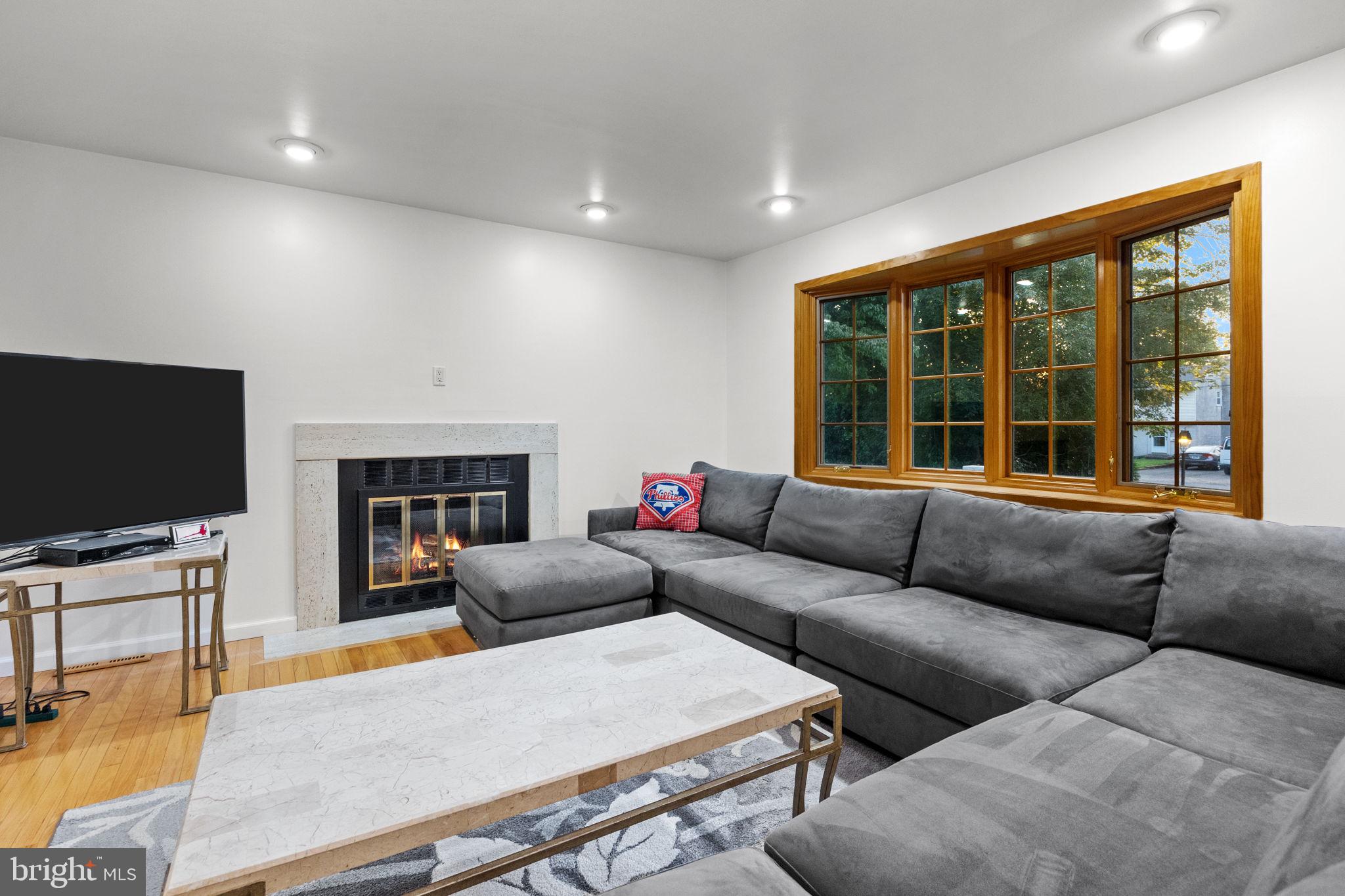 WHISPERING WOODS - Residential