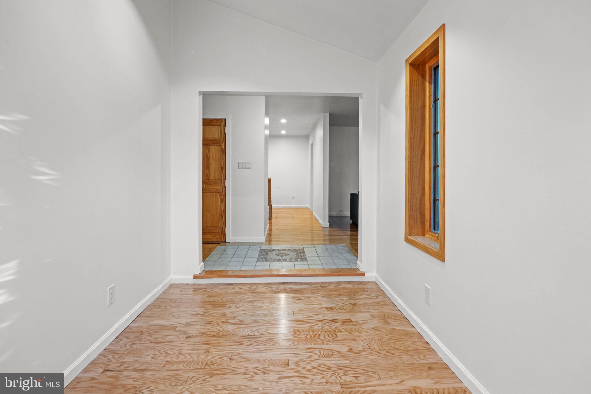 WHISPERING WOODS - Residential