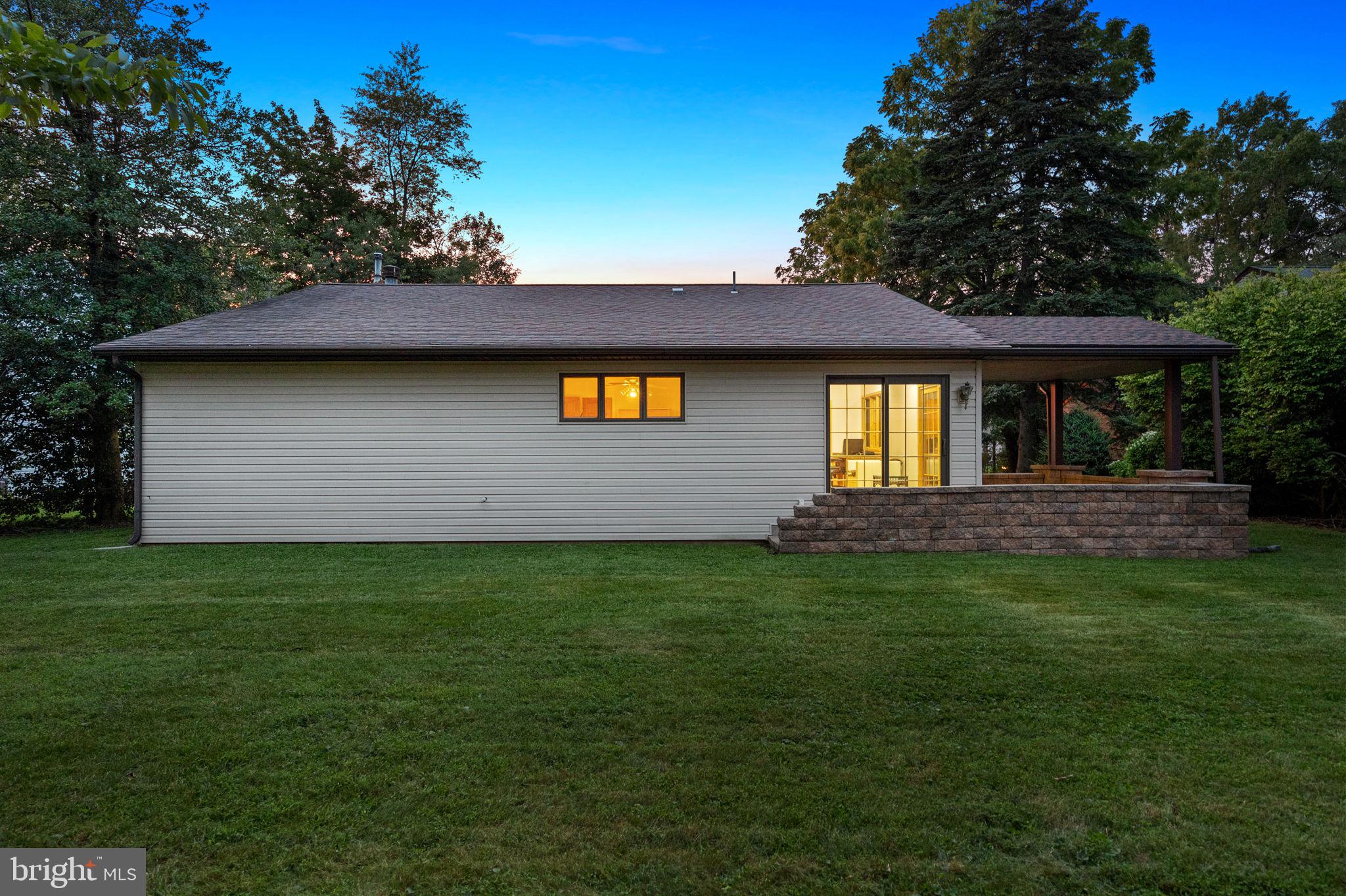 WHISPERING WOODS - Residential