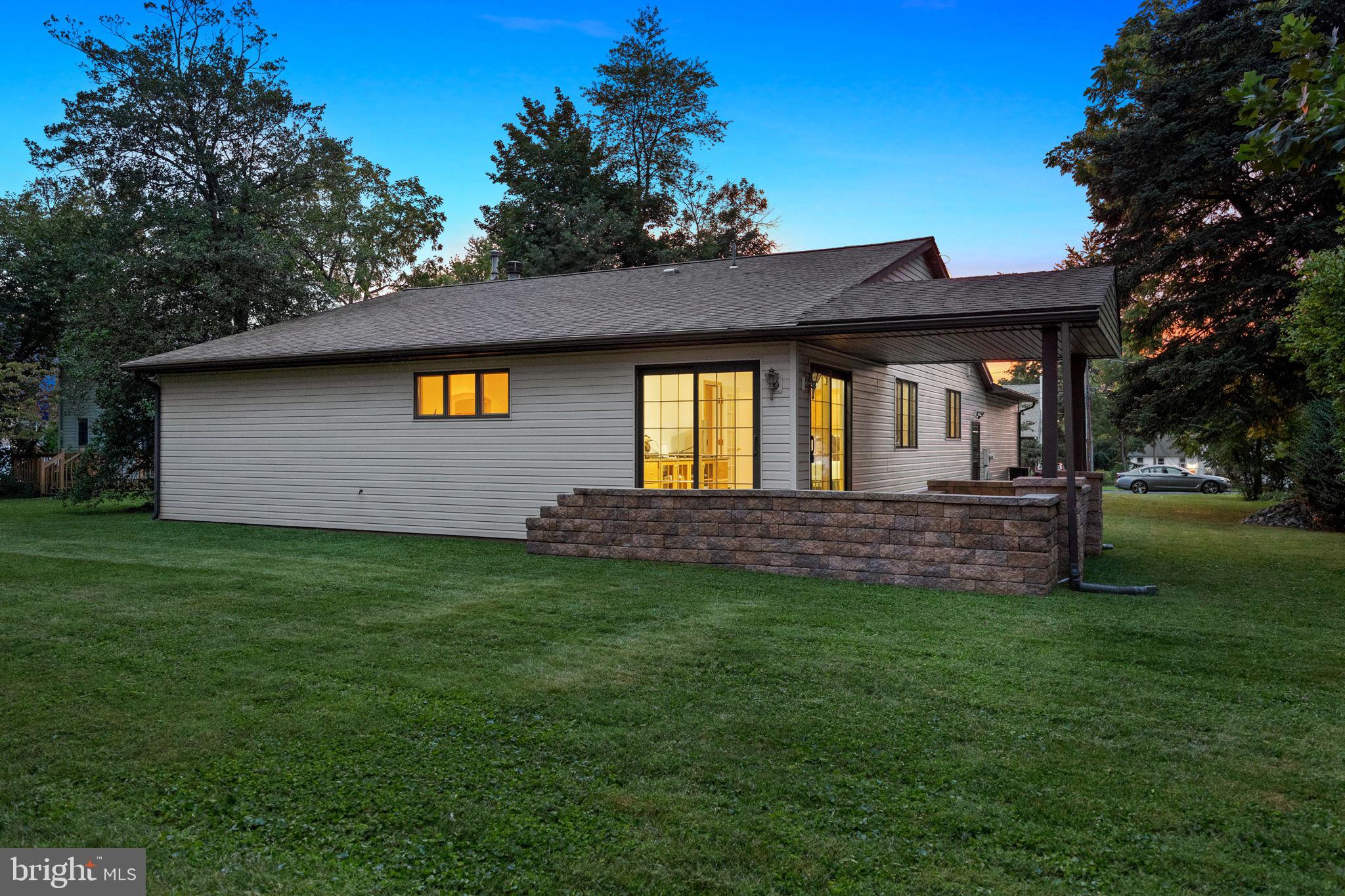 WHISPERING WOODS - Residential