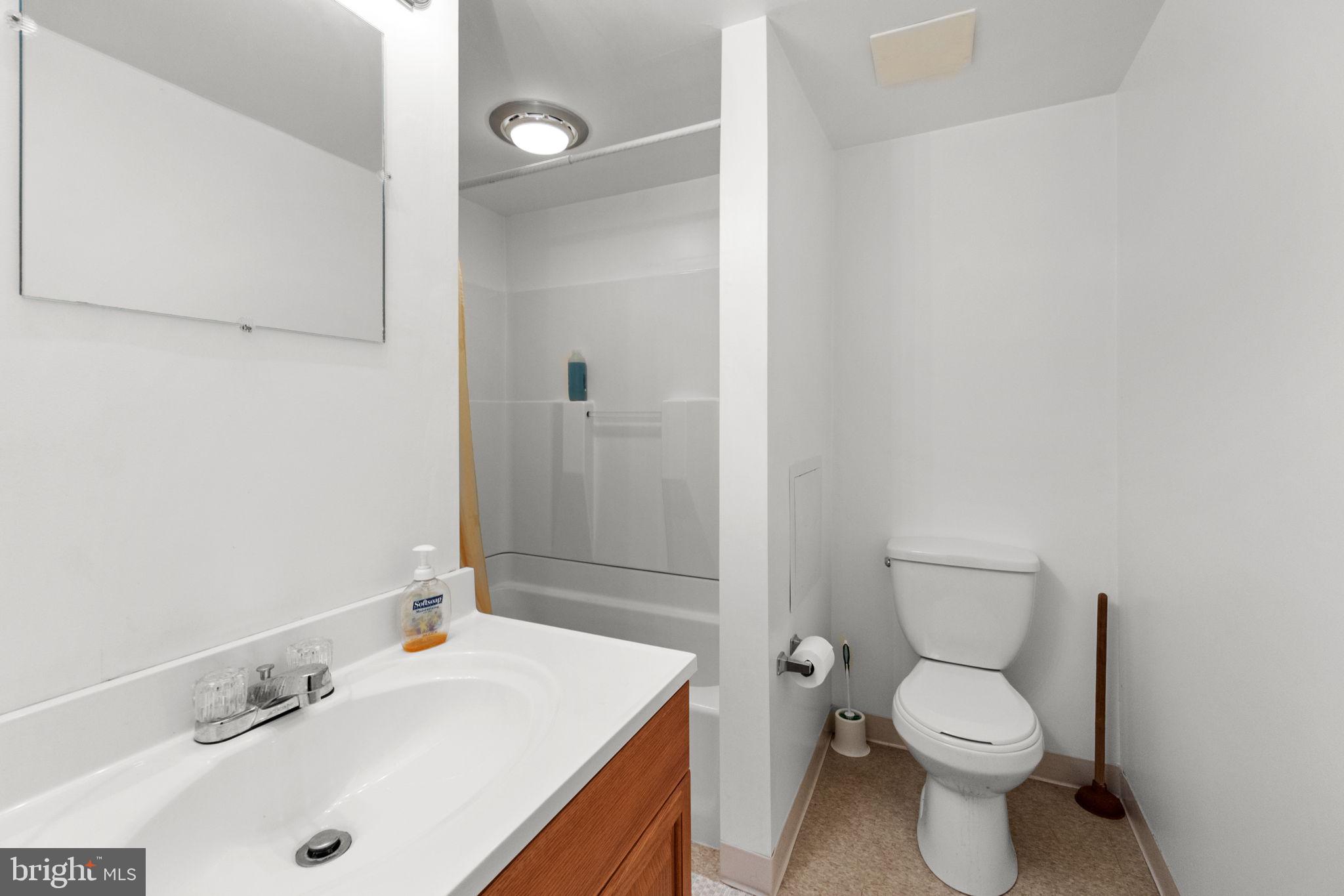 WHISPERING WOODS - Residential