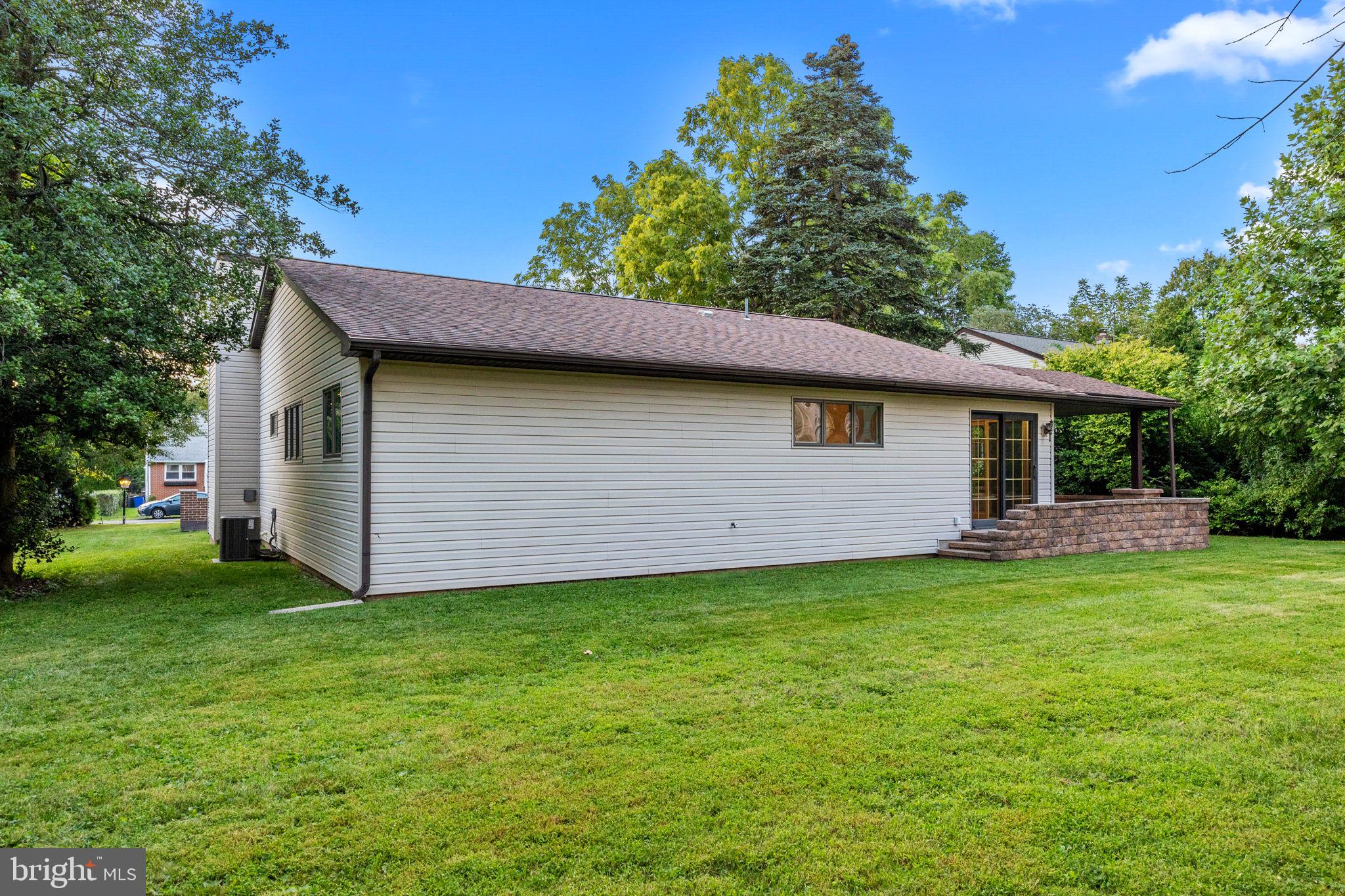 WHISPERING WOODS - Residential