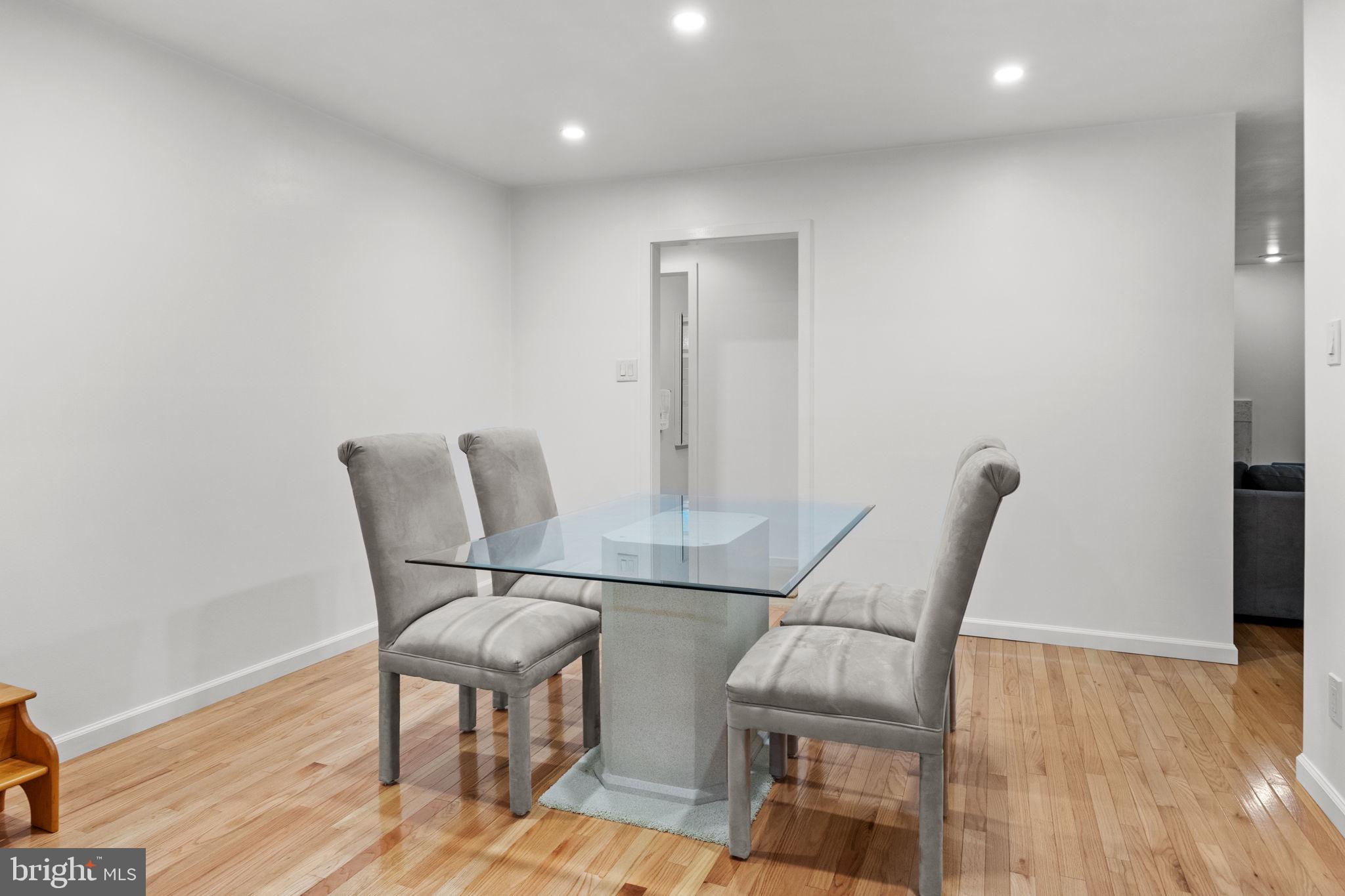 WHISPERING WOODS - Residential