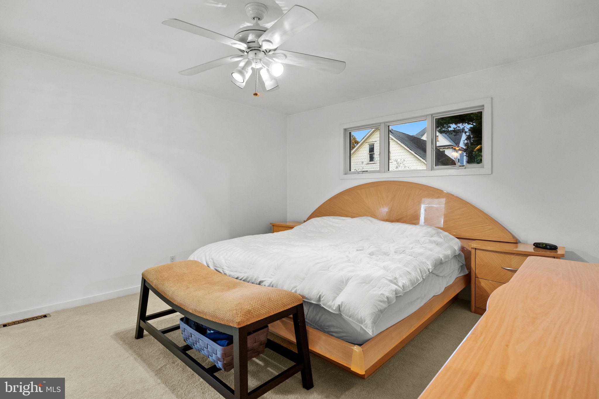 WHISPERING WOODS - Residential