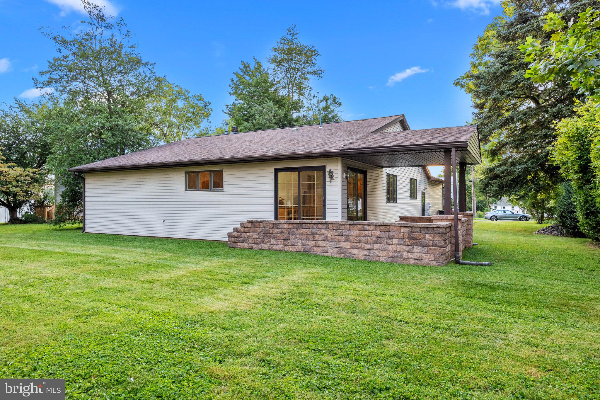 WHISPERING WOODS - Residential