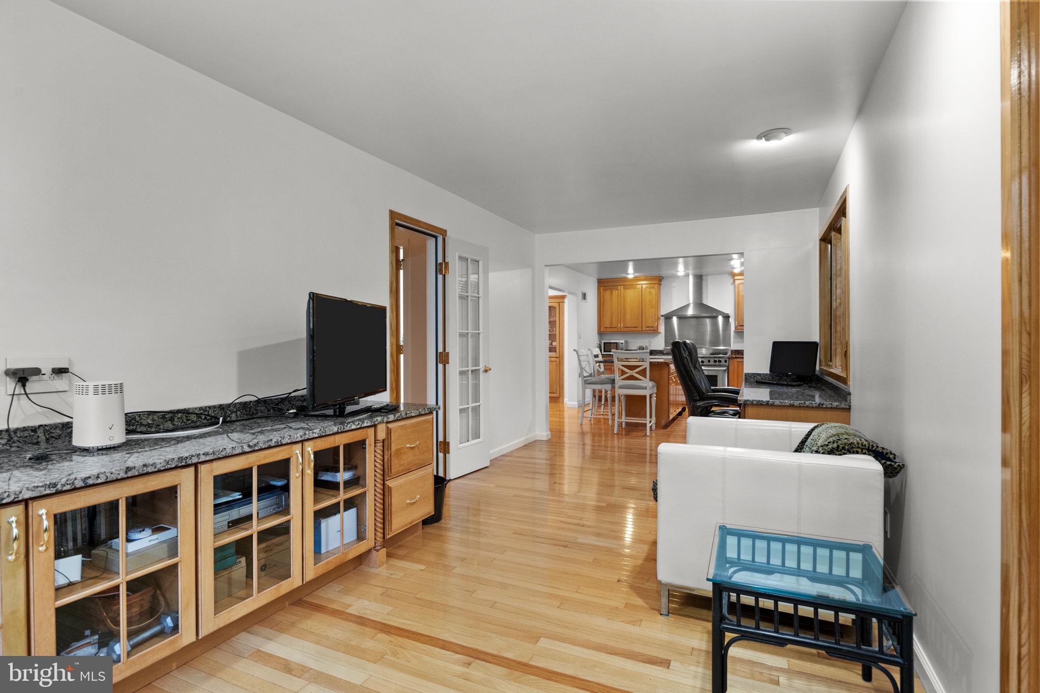 WHISPERING WOODS - Residential