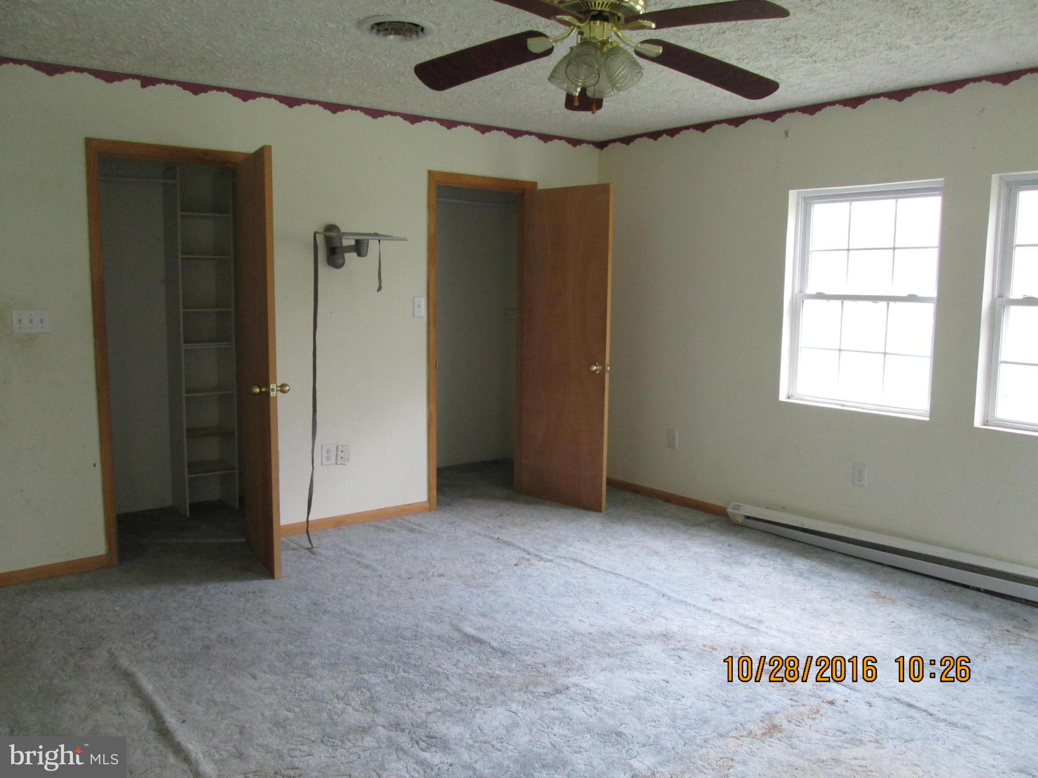 LITTLE MOUNTAIN ESTATES - Residential