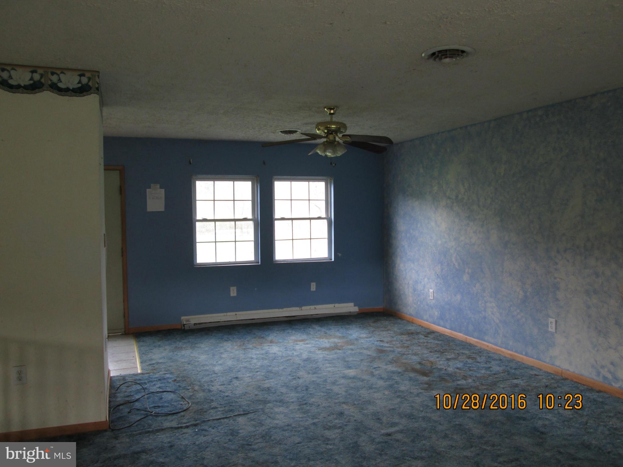 LITTLE MOUNTAIN ESTATES - Residential