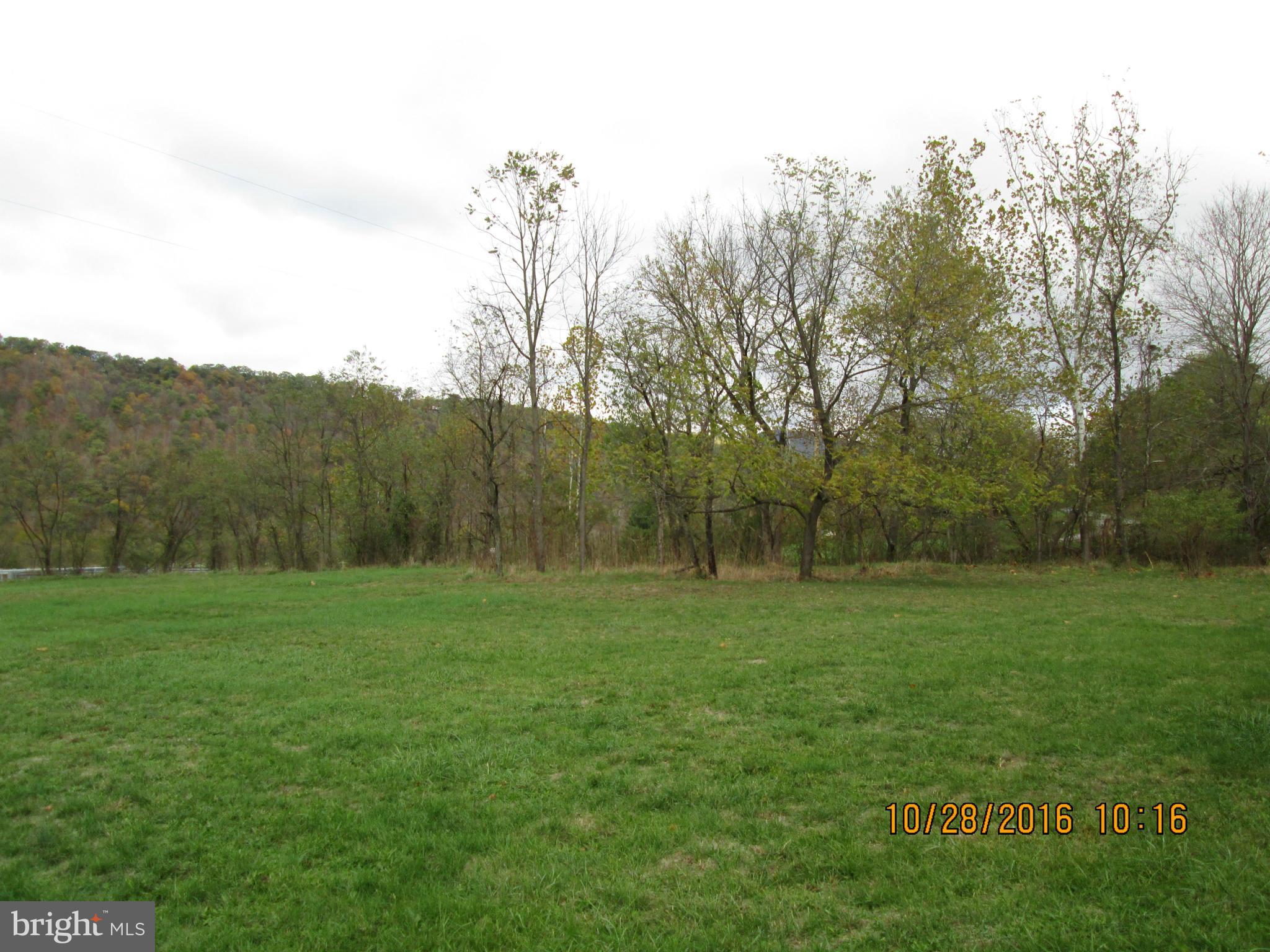 LITTLE MOUNTAIN ESTATES - Residential