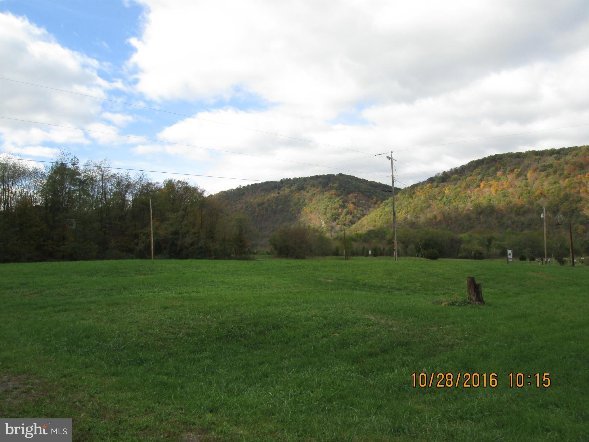 LITTLE MOUNTAIN ESTATES - Residential