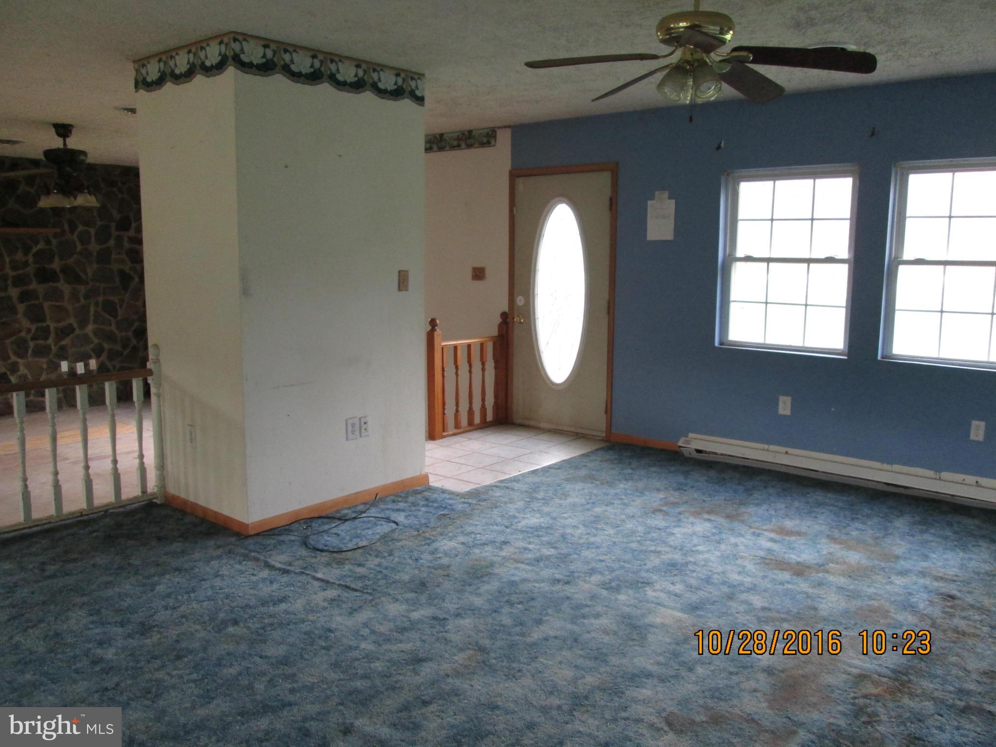 LITTLE MOUNTAIN ESTATES - Residential