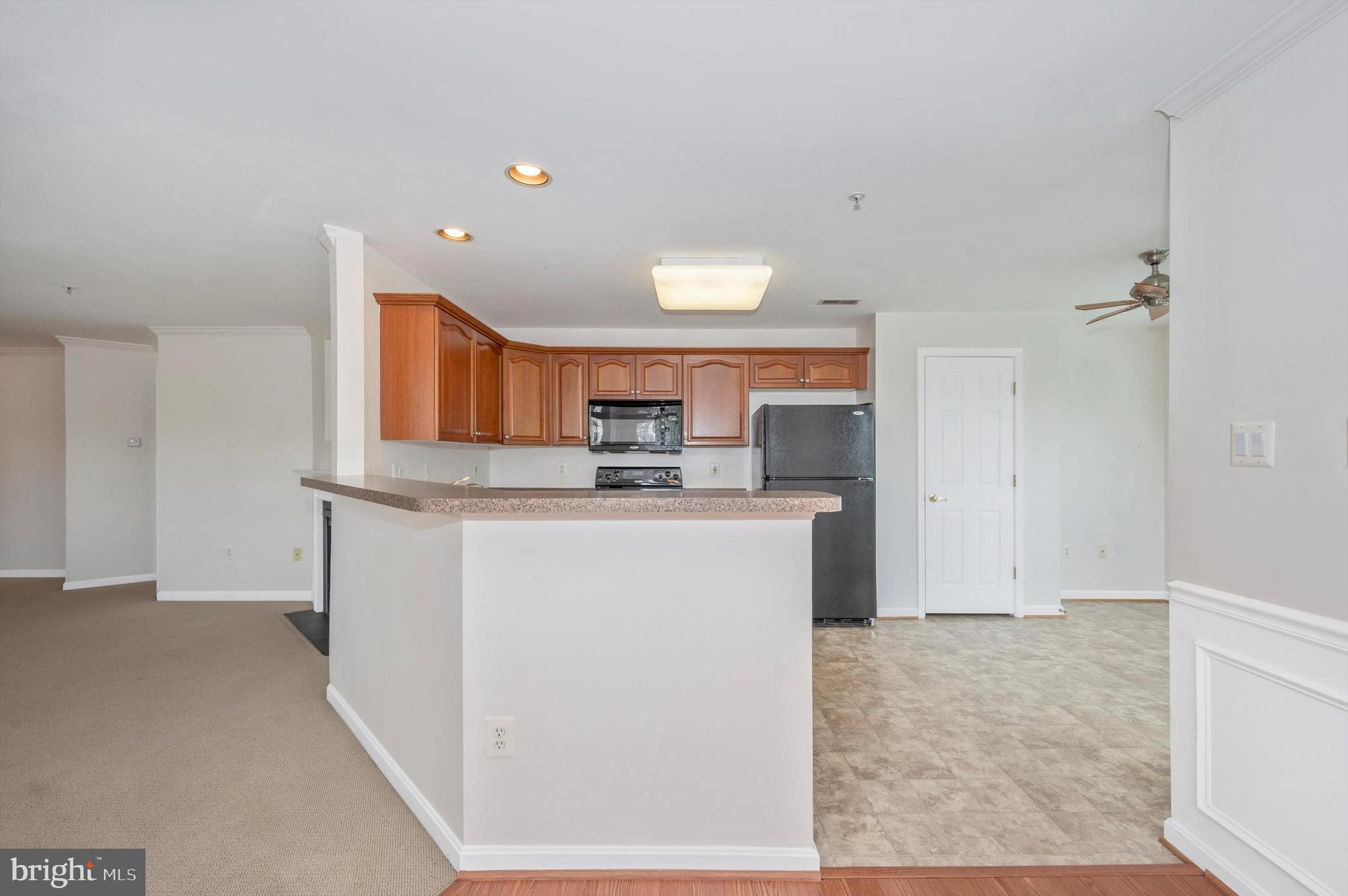 BALLENGER CREEK CENTER POND - Residential