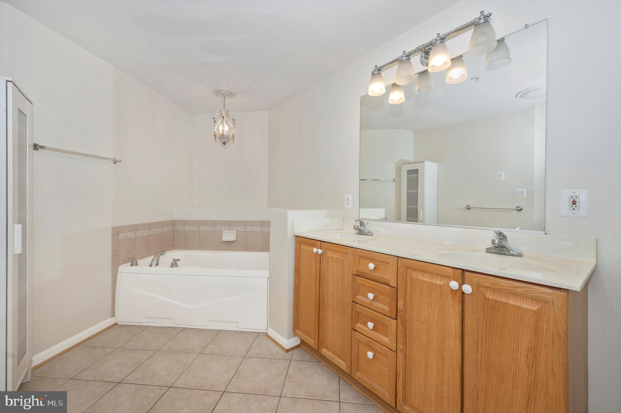 BALLENGER CREEK CENTER POND - Residential