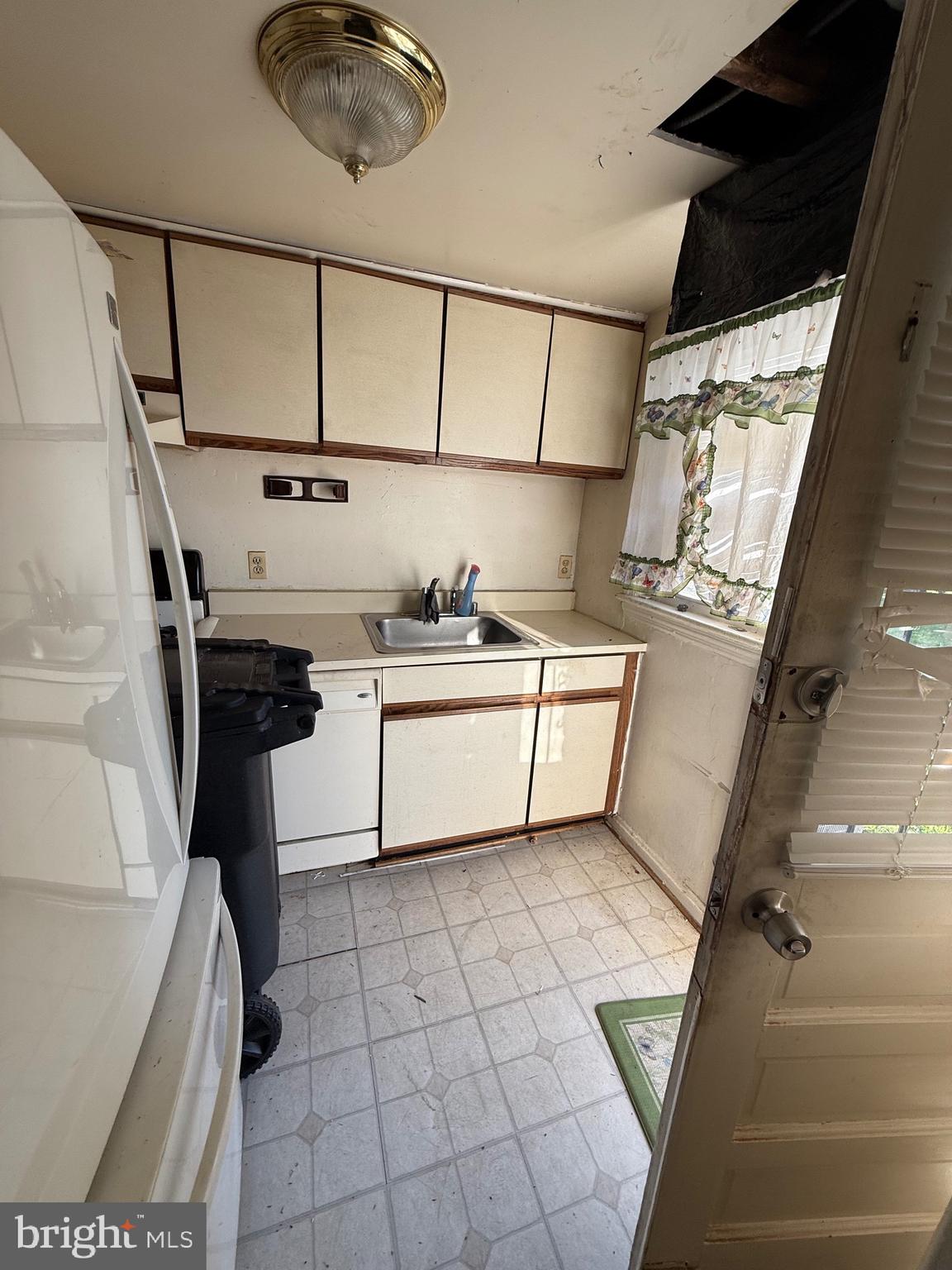 IVERSON COURTS CONDO - Residential