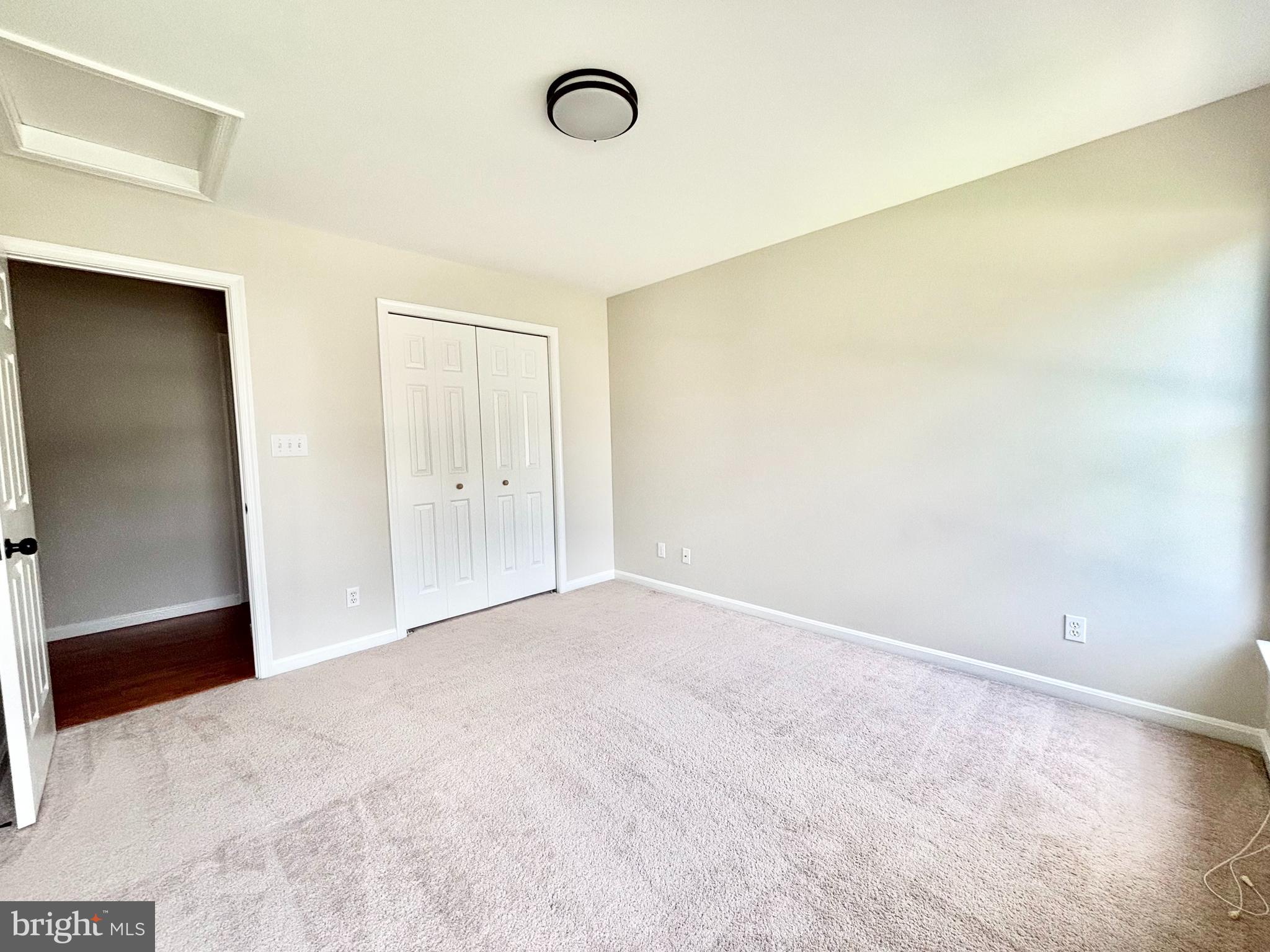 HAMPTON OAKS - Residential