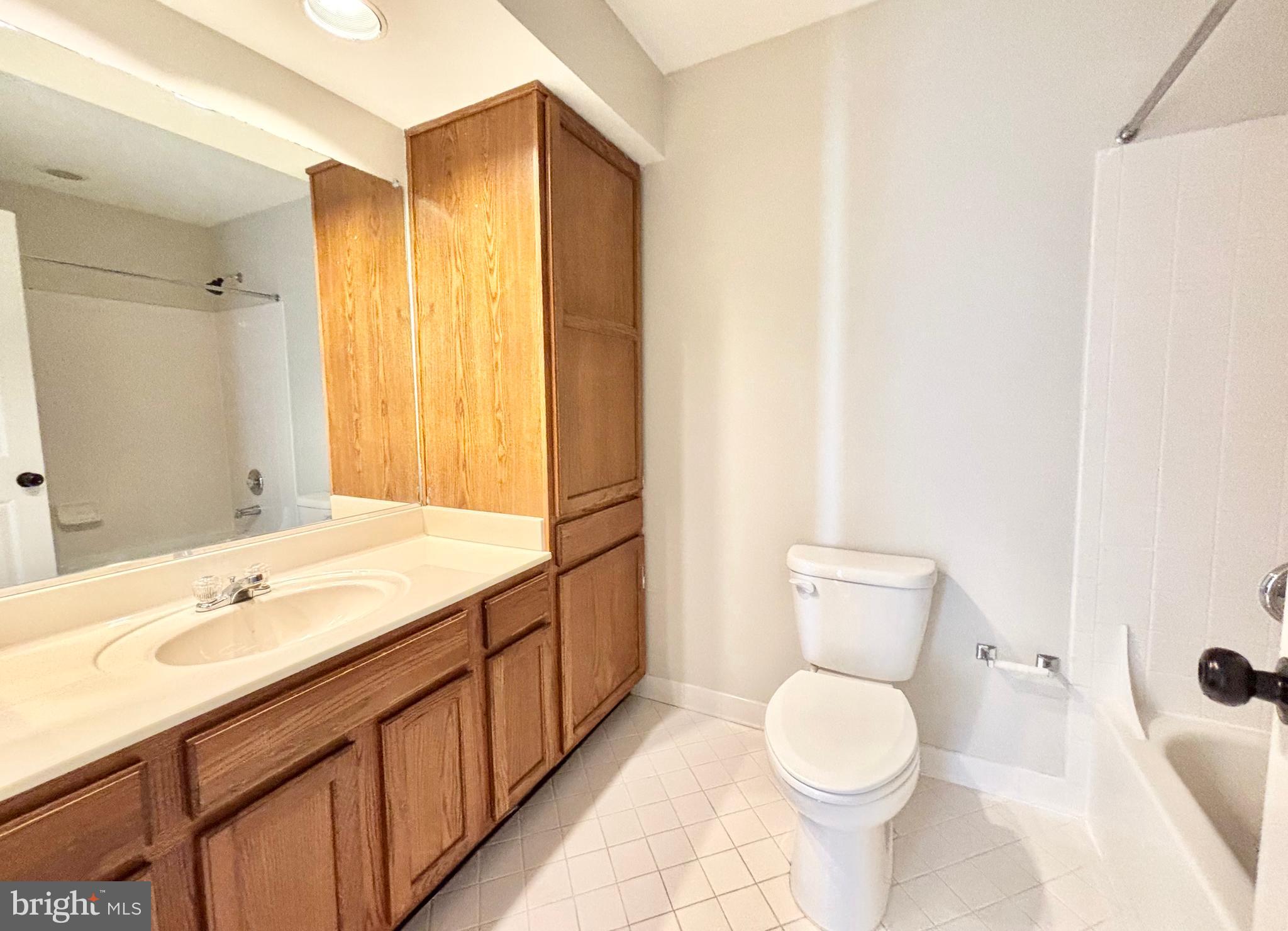 HAMPTON OAKS - Residential