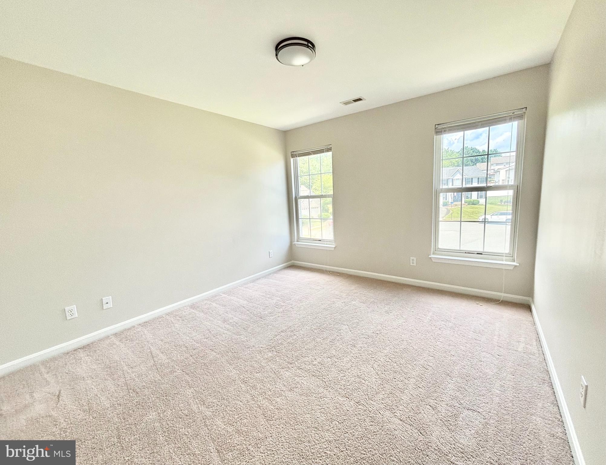 HAMPTON OAKS - Residential