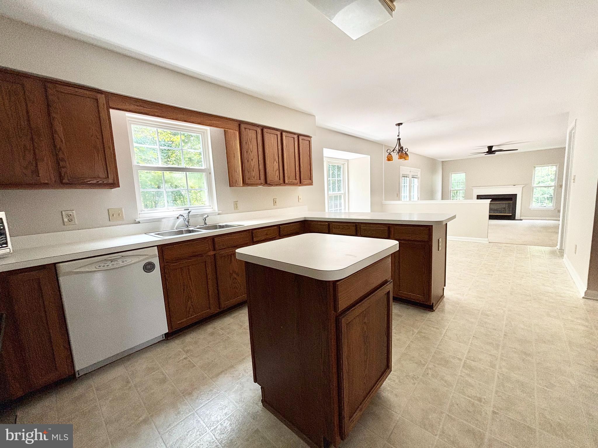 HAMPTON OAKS - Residential