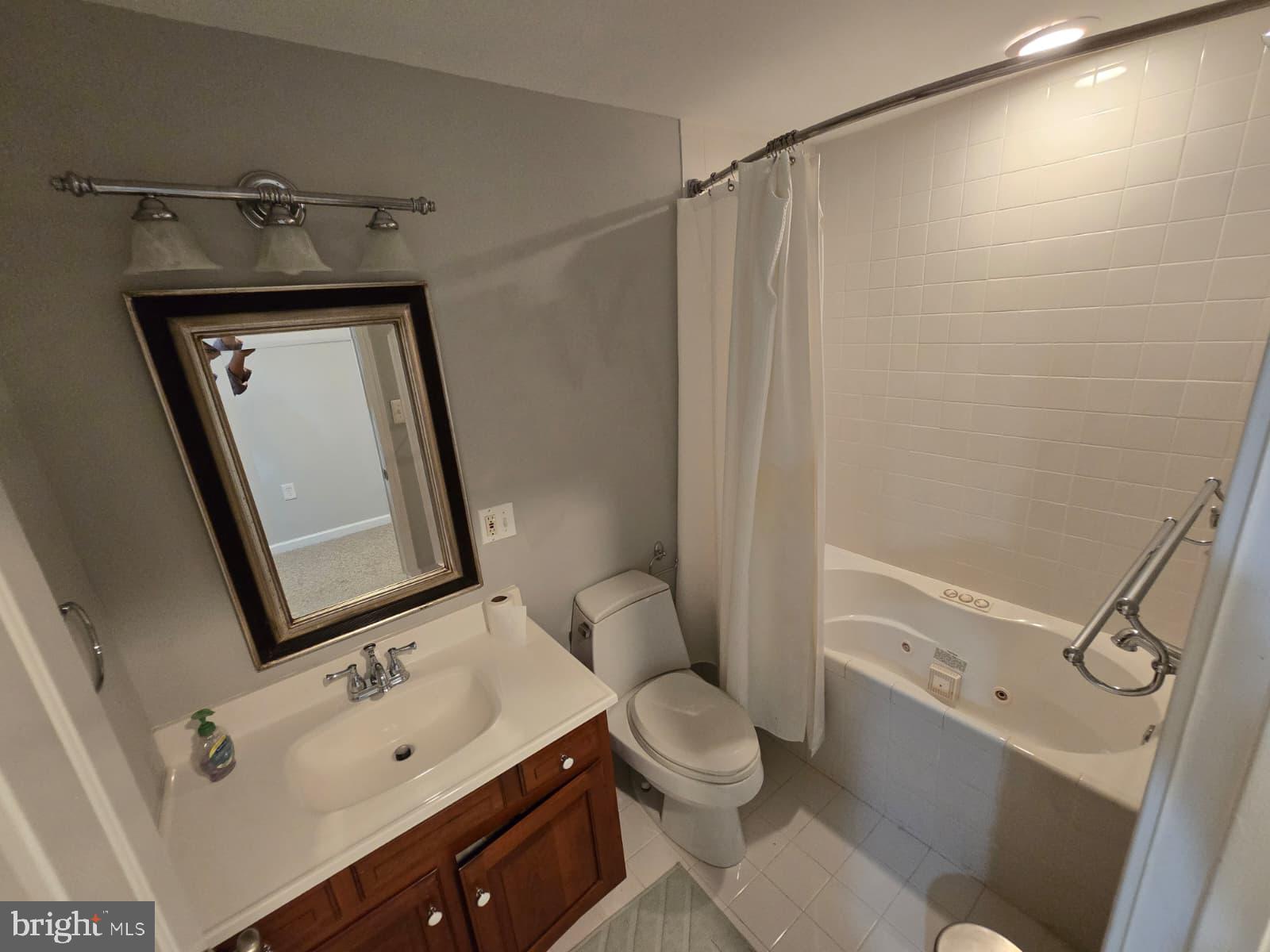 RIDGES AT ASHBURN - Residential Lease