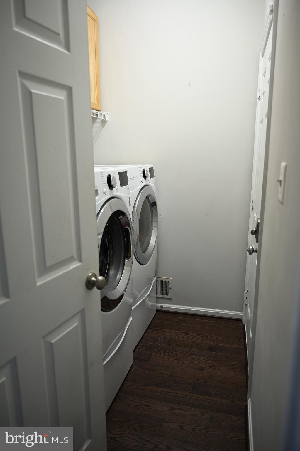 RIDGES AT ASHBURN - Residential Lease