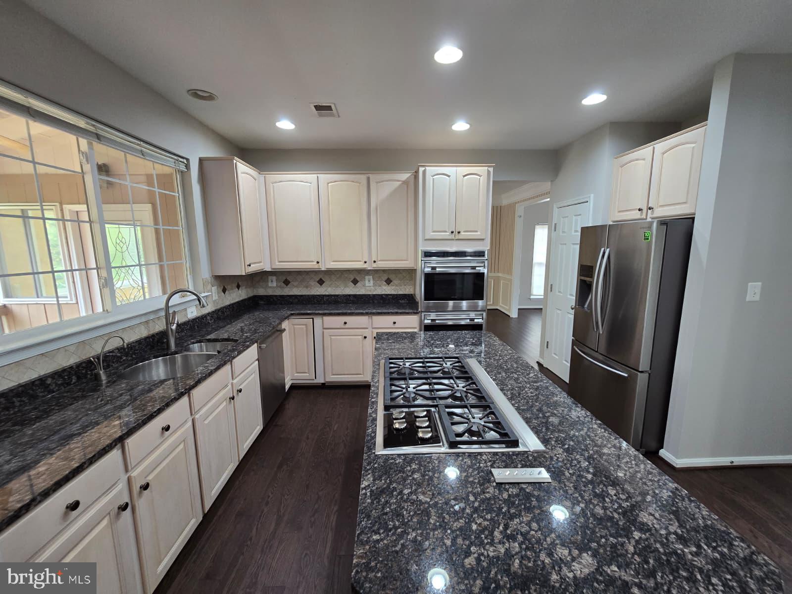 RIDGES AT ASHBURN - Residential Lease