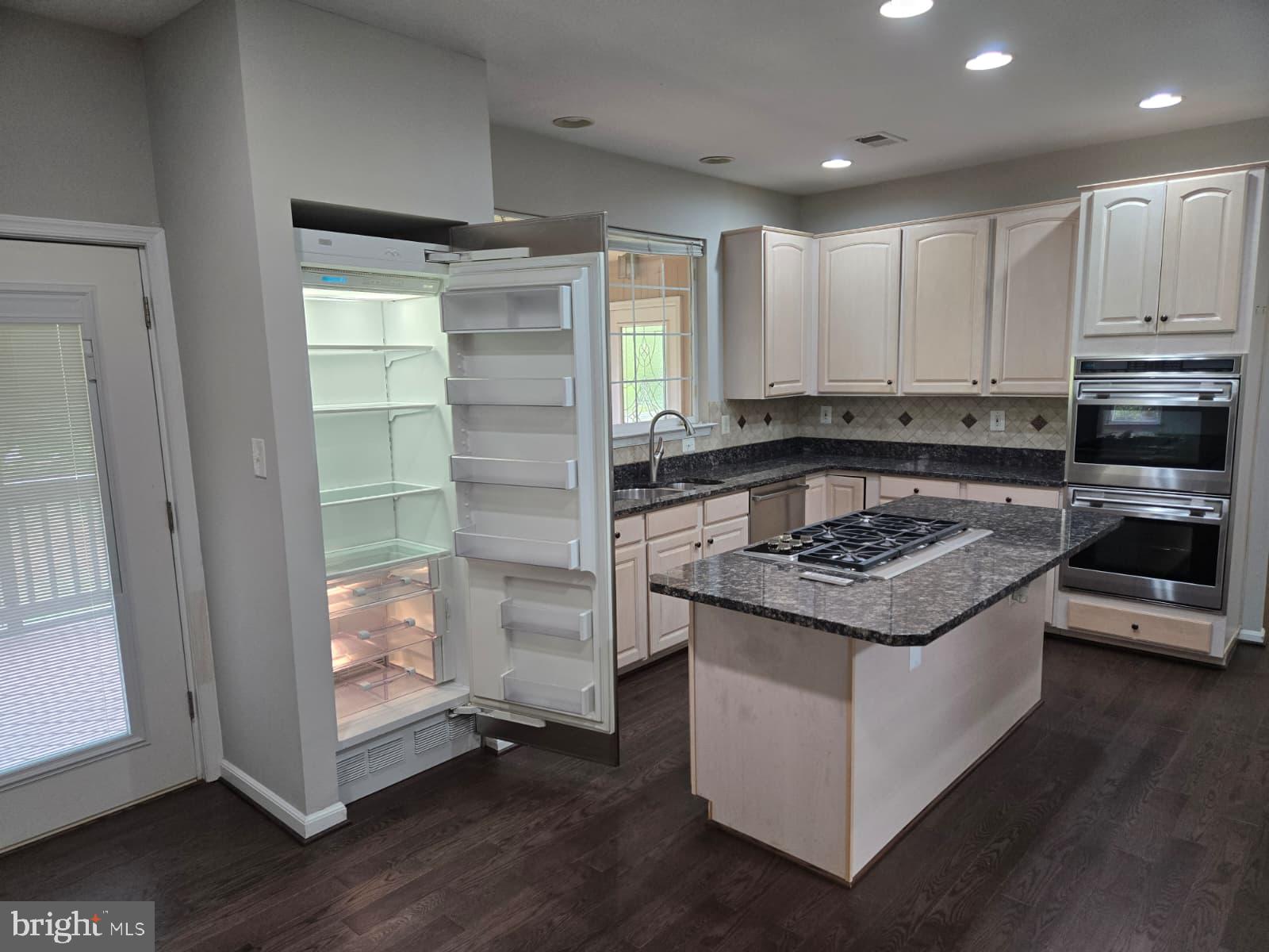 RIDGES AT ASHBURN - Residential Lease