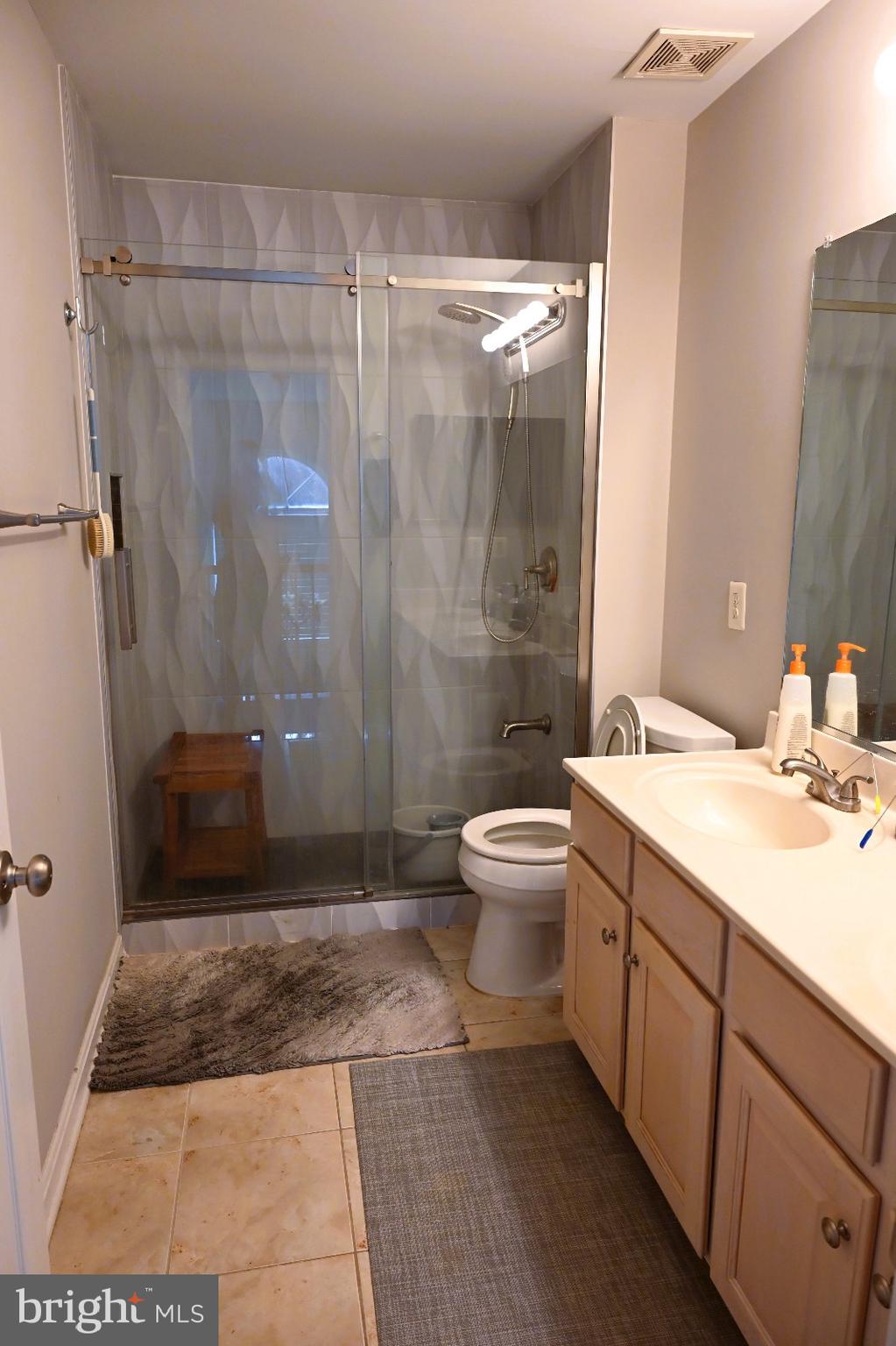 RIDGES AT ASHBURN - Residential Lease