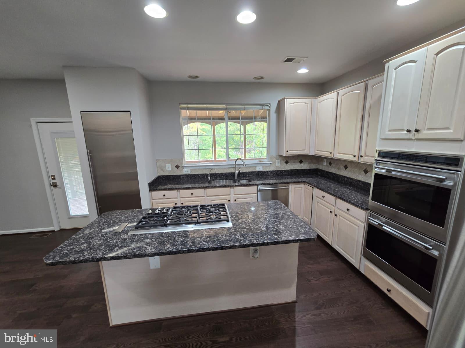 RIDGES AT ASHBURN - Residential Lease