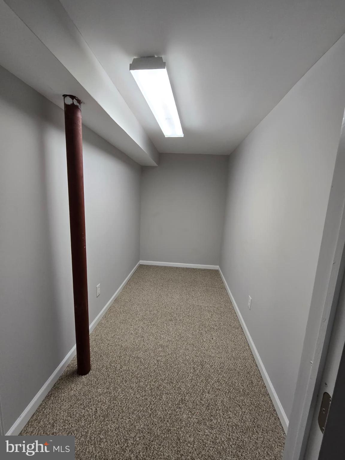 RIDGES AT ASHBURN - Residential Lease