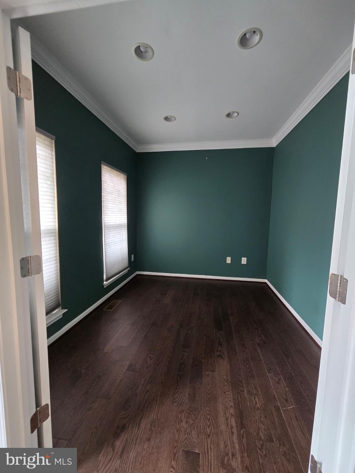 RIDGES AT ASHBURN - Residential Lease