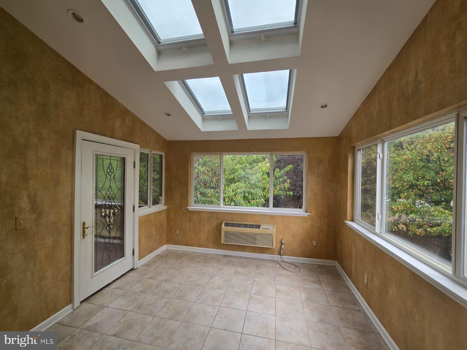 RIDGES AT ASHBURN - Residential Lease