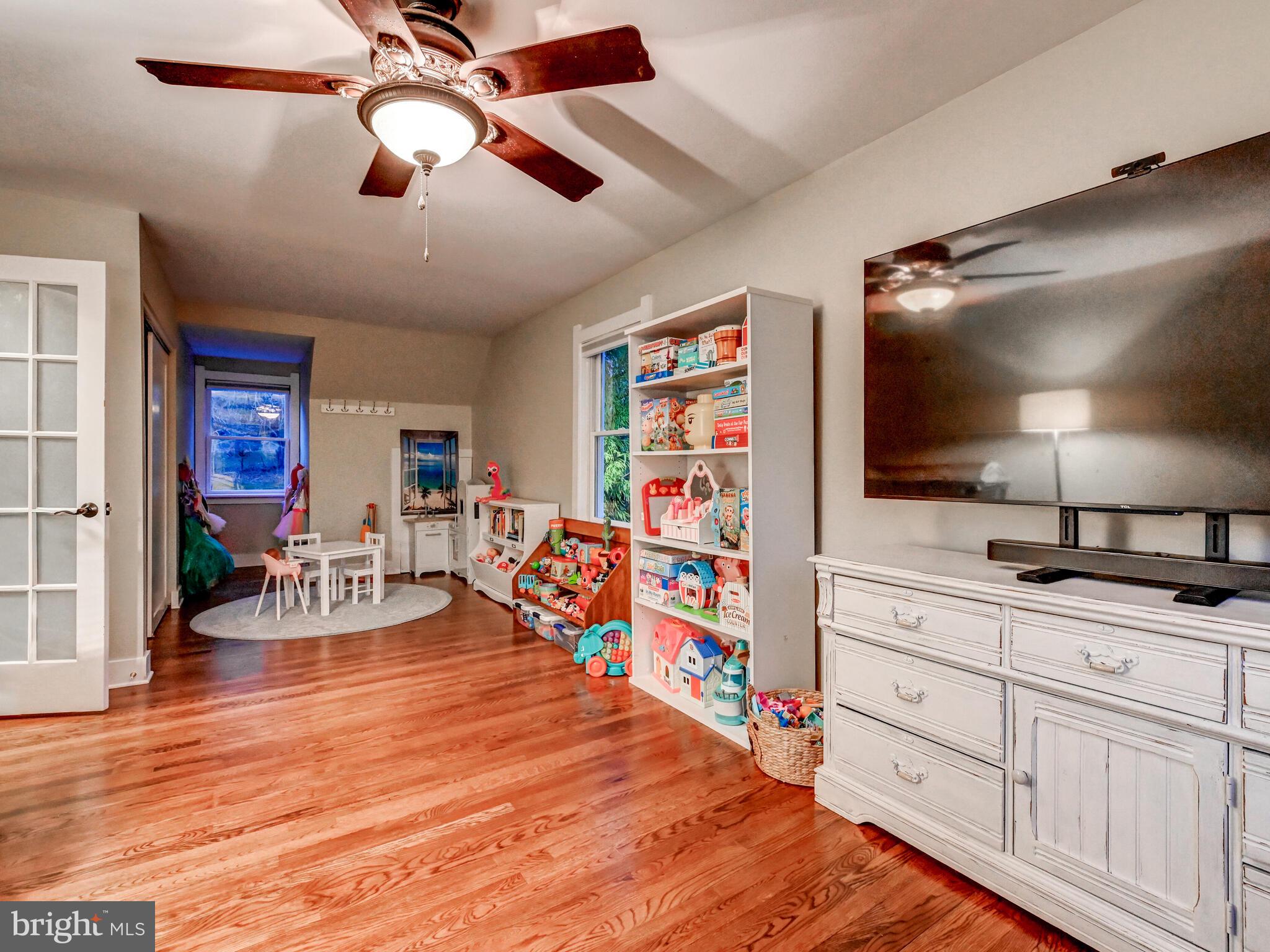 BEE TREE MANOR - Residential