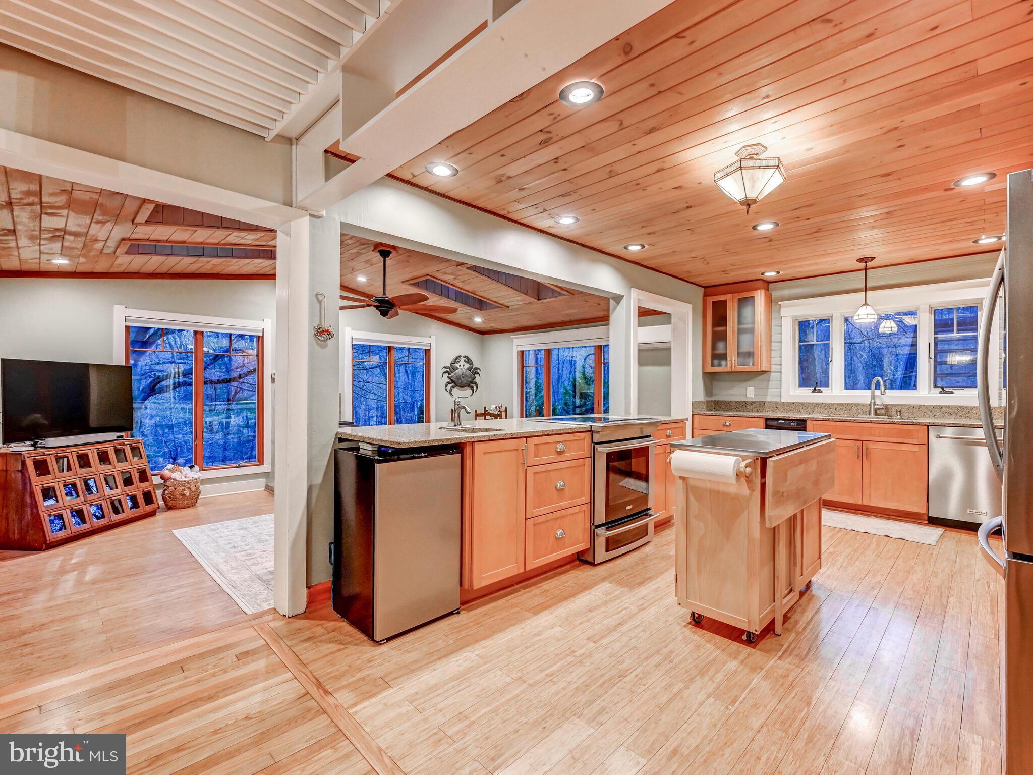 BEE TREE MANOR - Residential