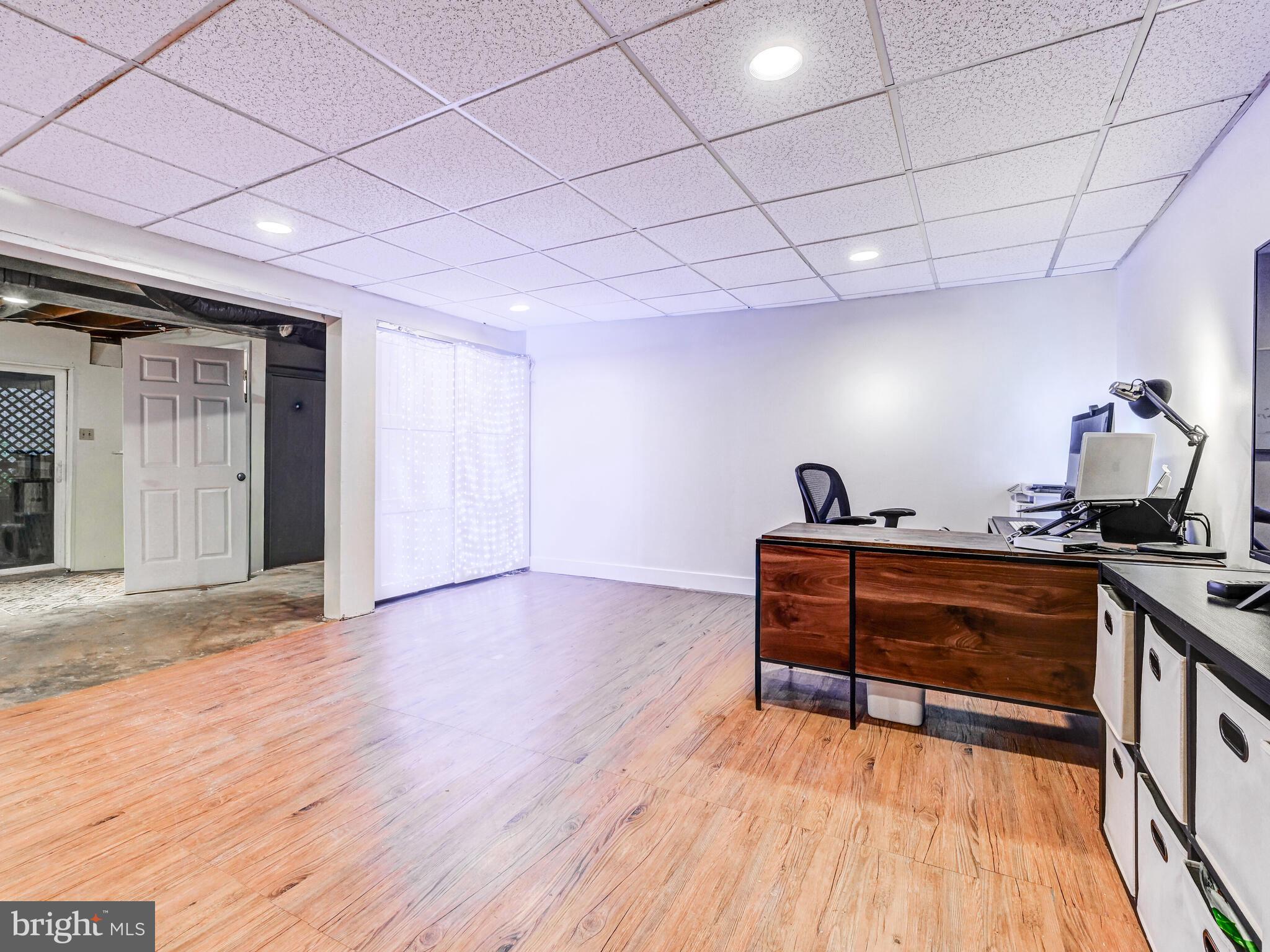 BEE TREE MANOR - Residential