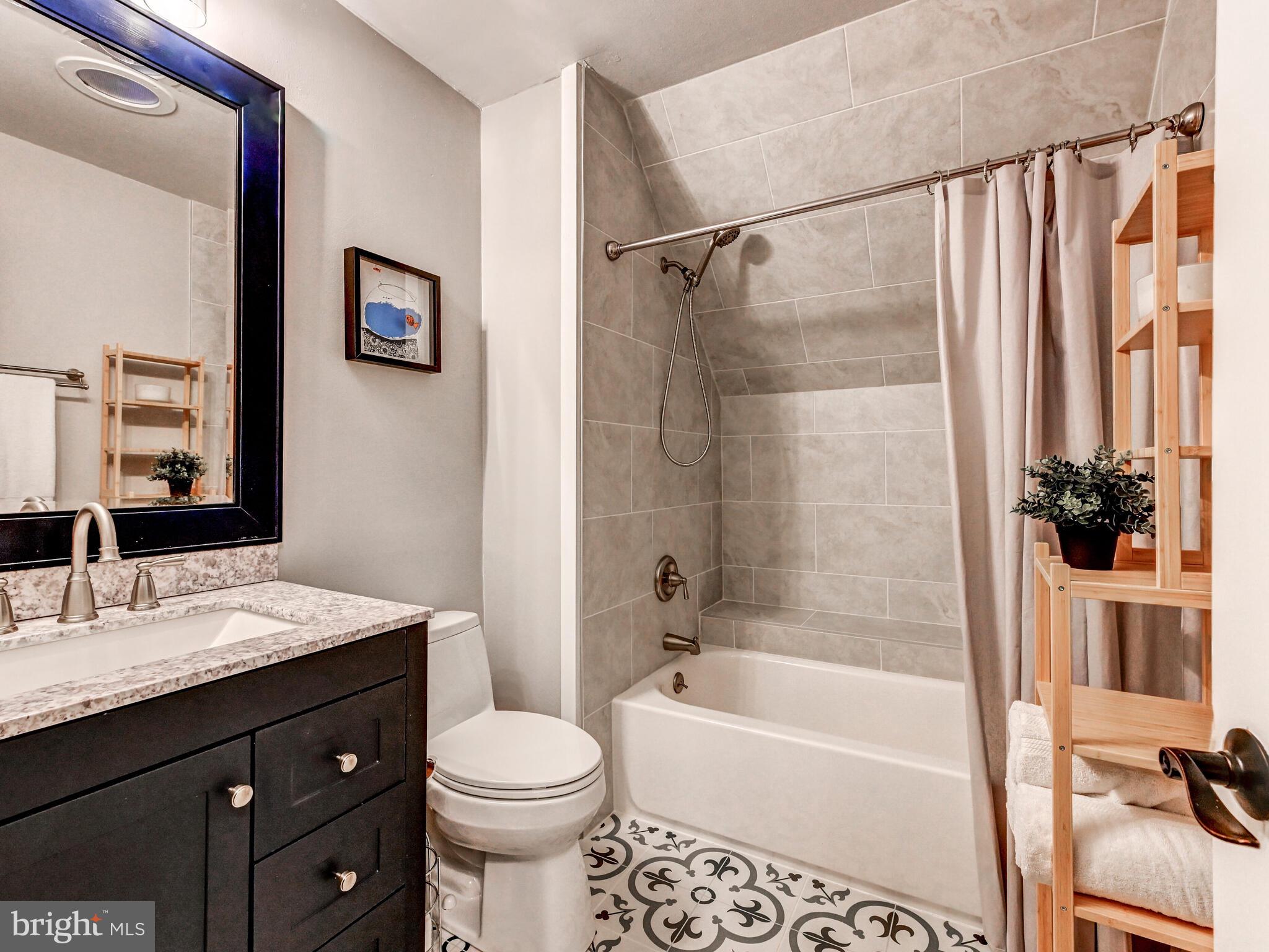 BEE TREE MANOR - Residential