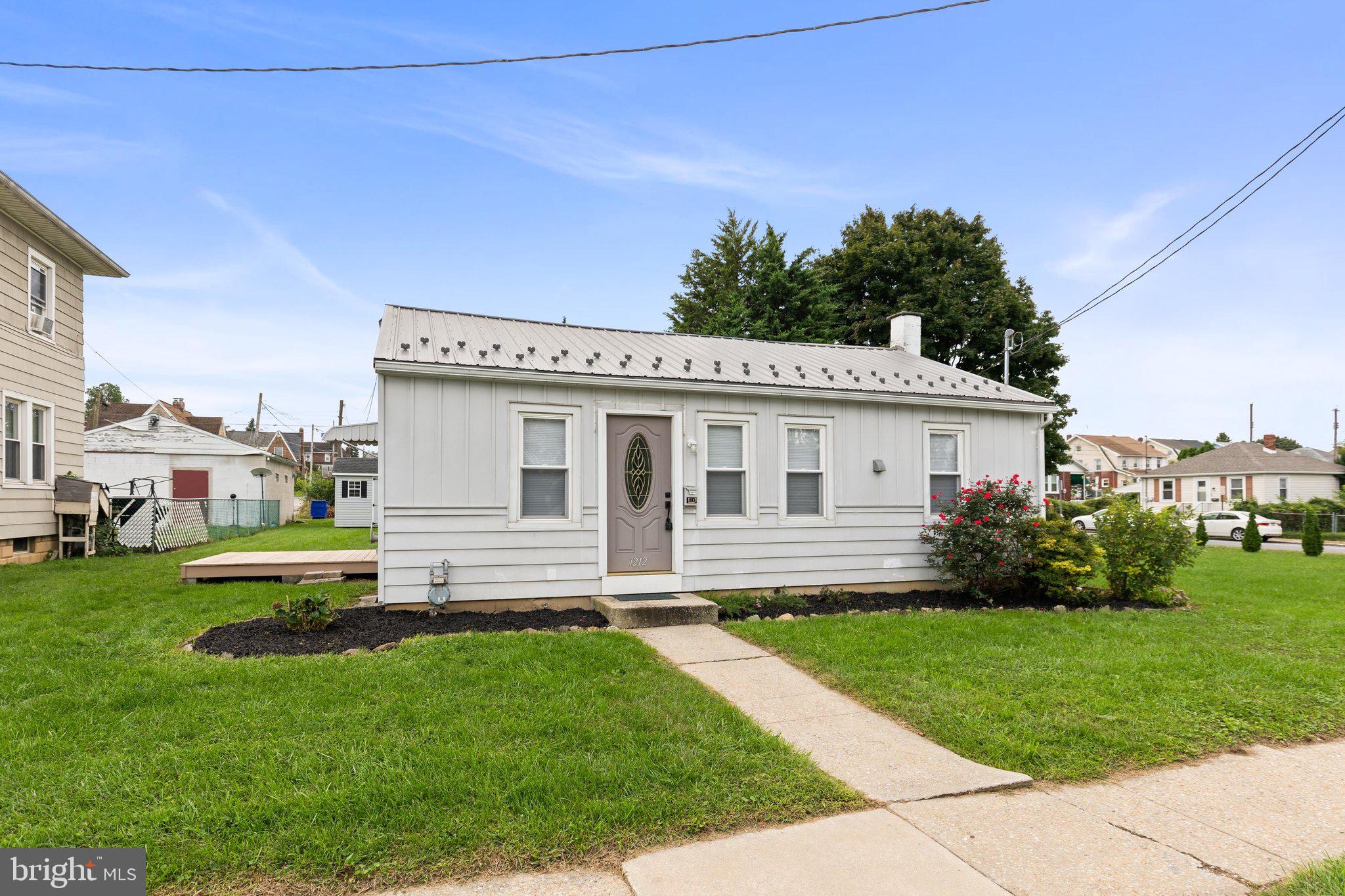 1212 E PROSPECT STREET