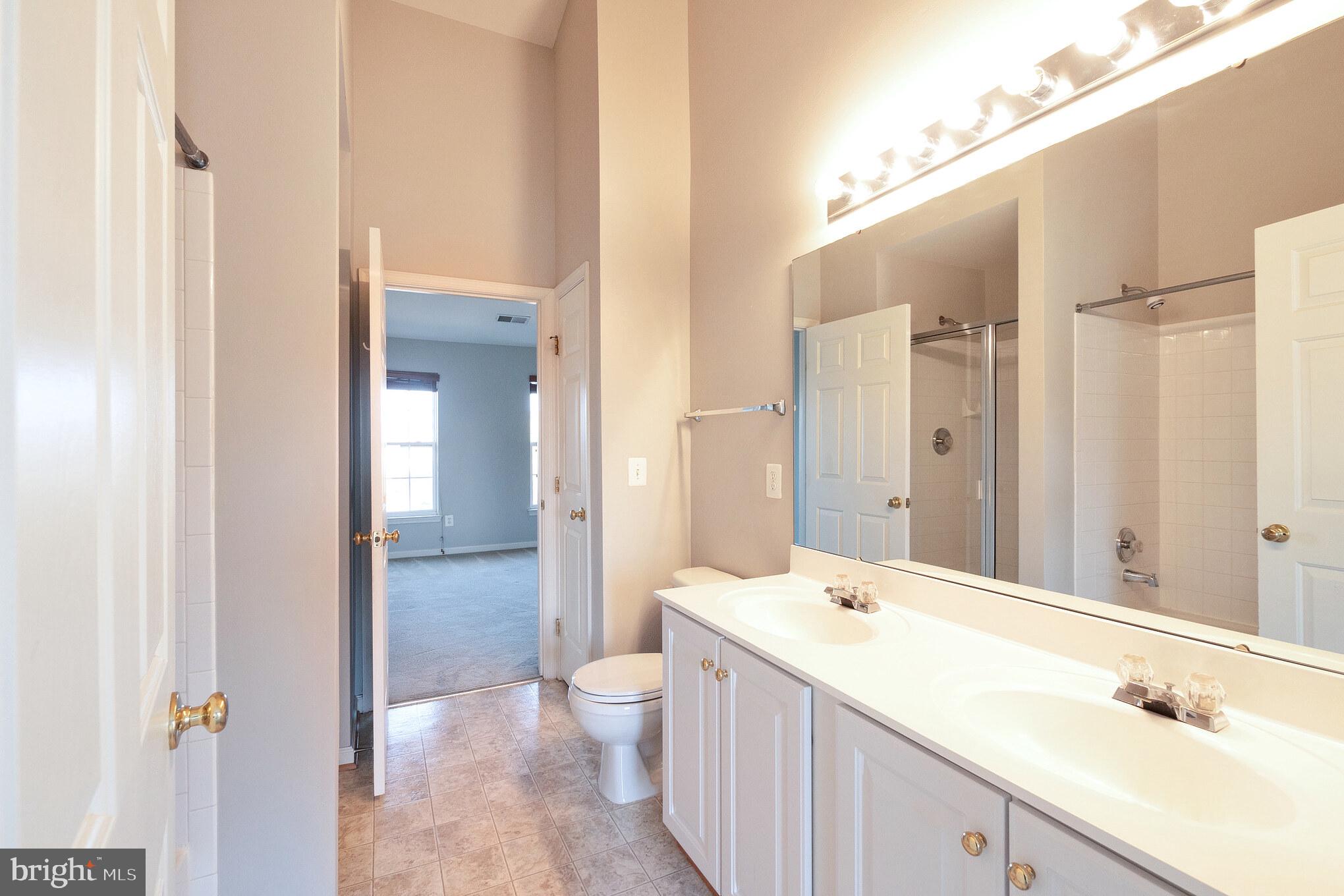 ASHBURN VILLAGE - Residential Lease