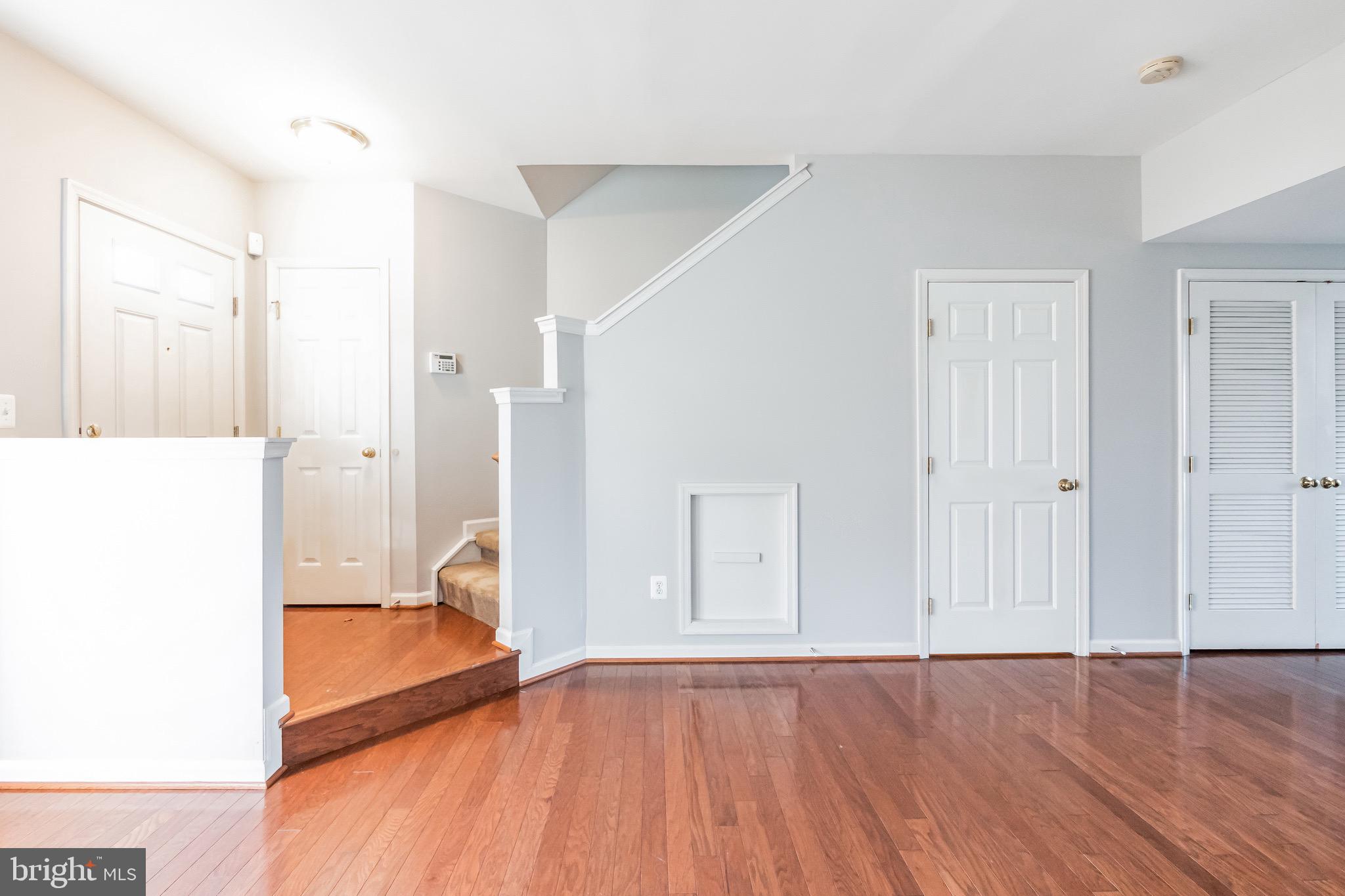 ASHBURN VILLAGE - Residential Lease