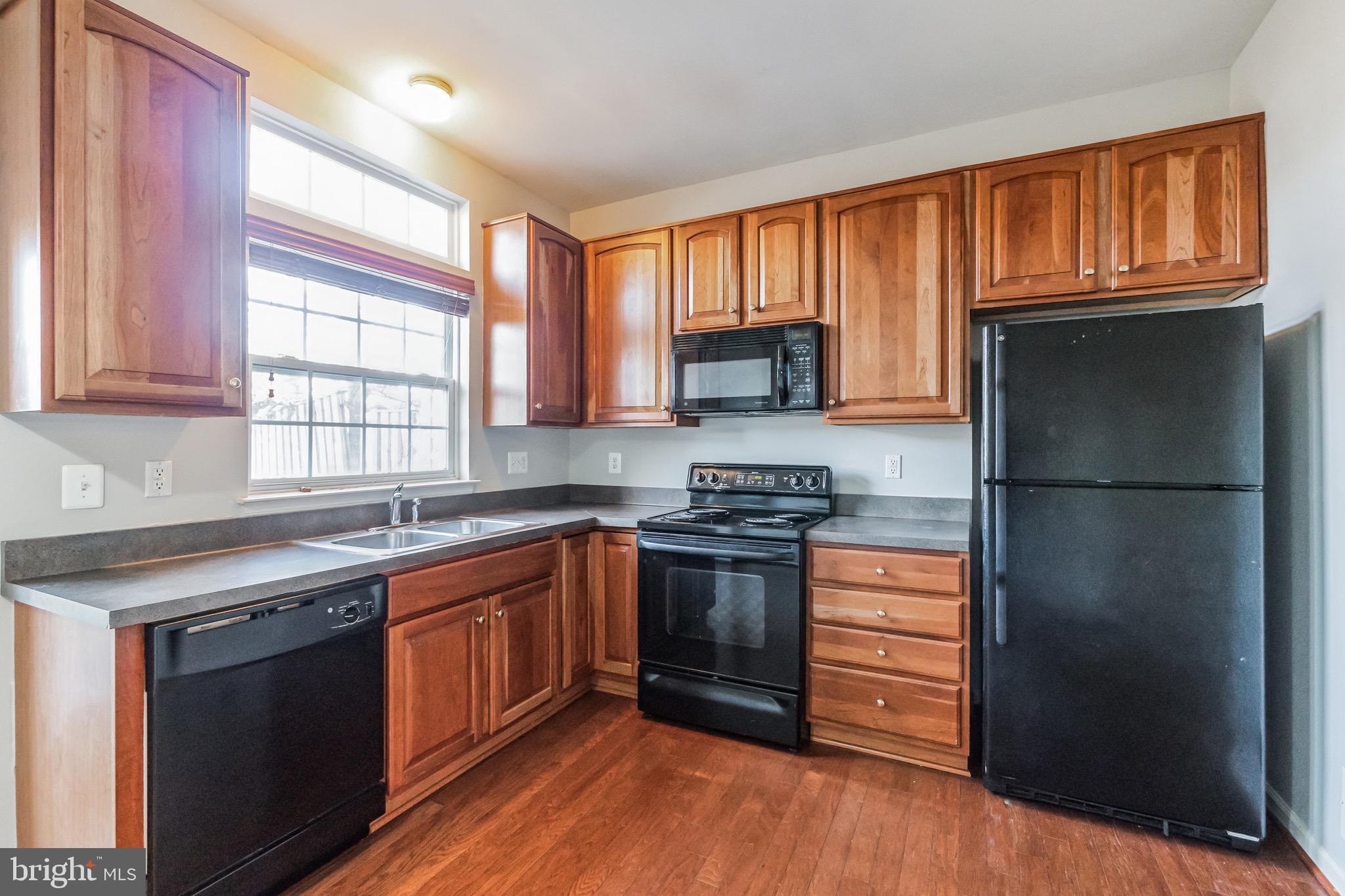 ASHBURN VILLAGE - Residential Lease