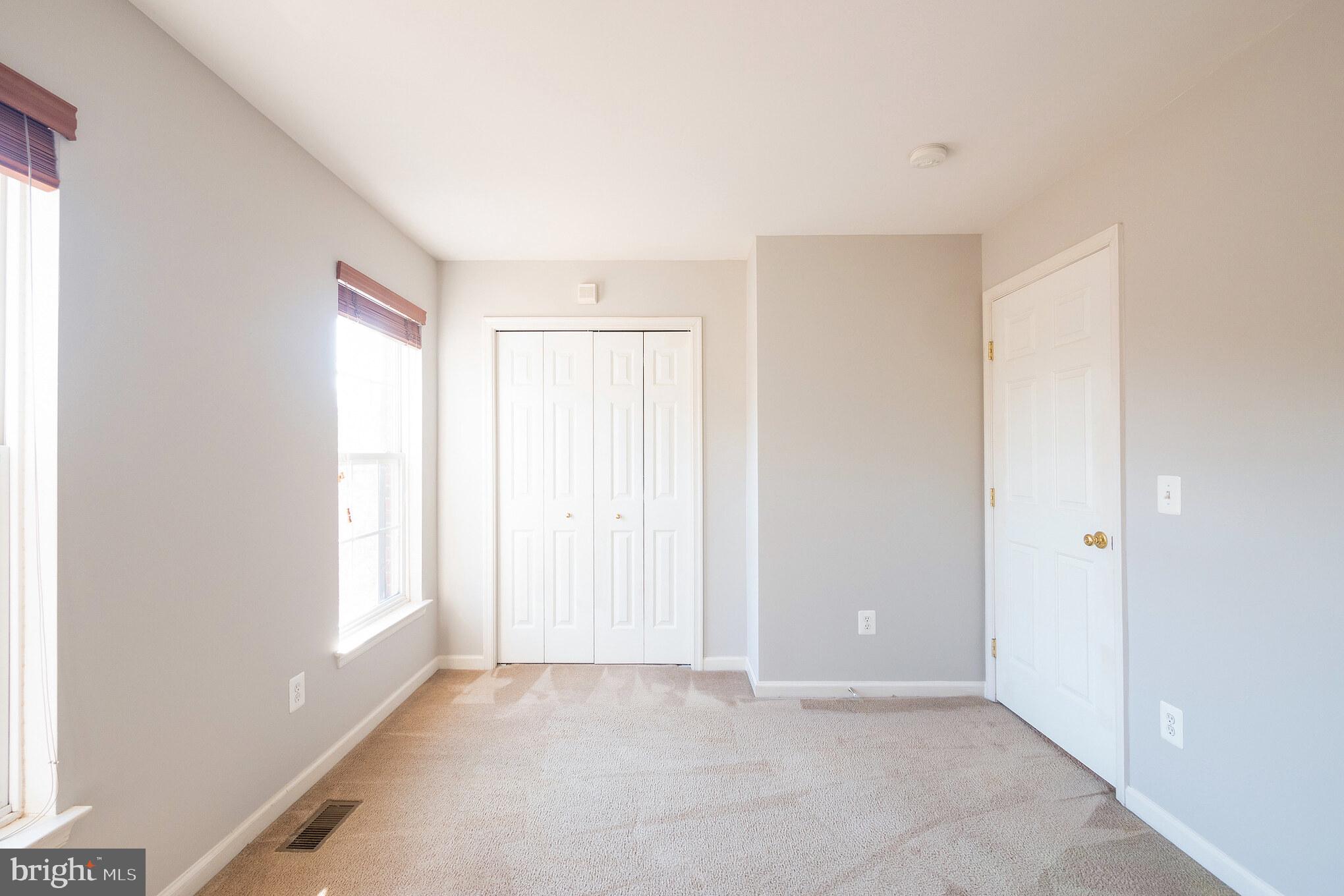 ASHBURN VILLAGE - Residential Lease