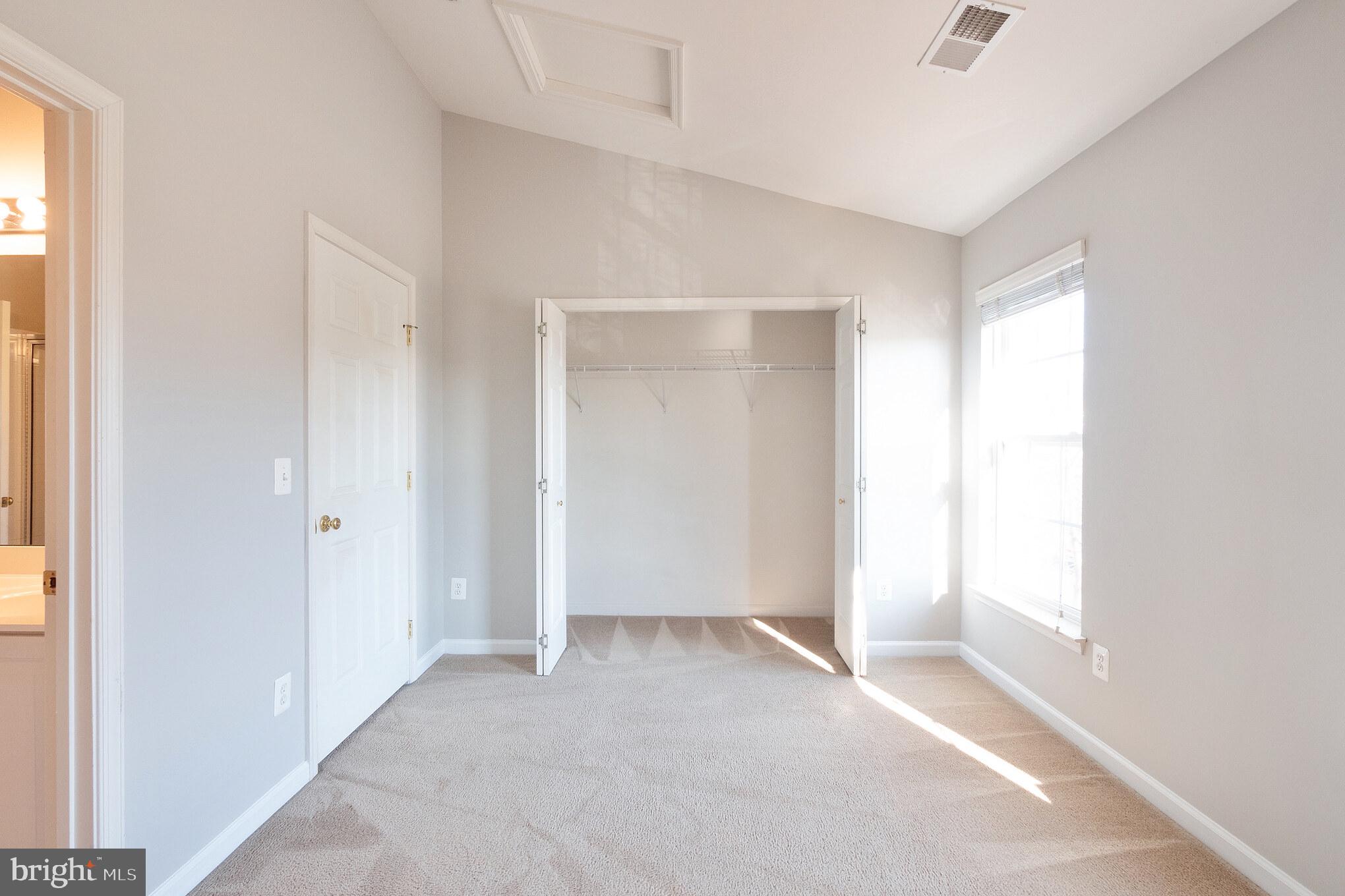 ASHBURN VILLAGE - Residential Lease