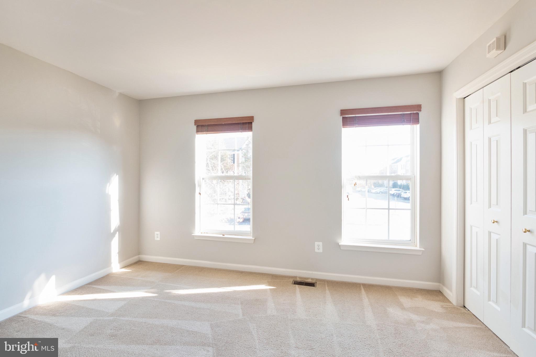 ASHBURN VILLAGE - Residential Lease