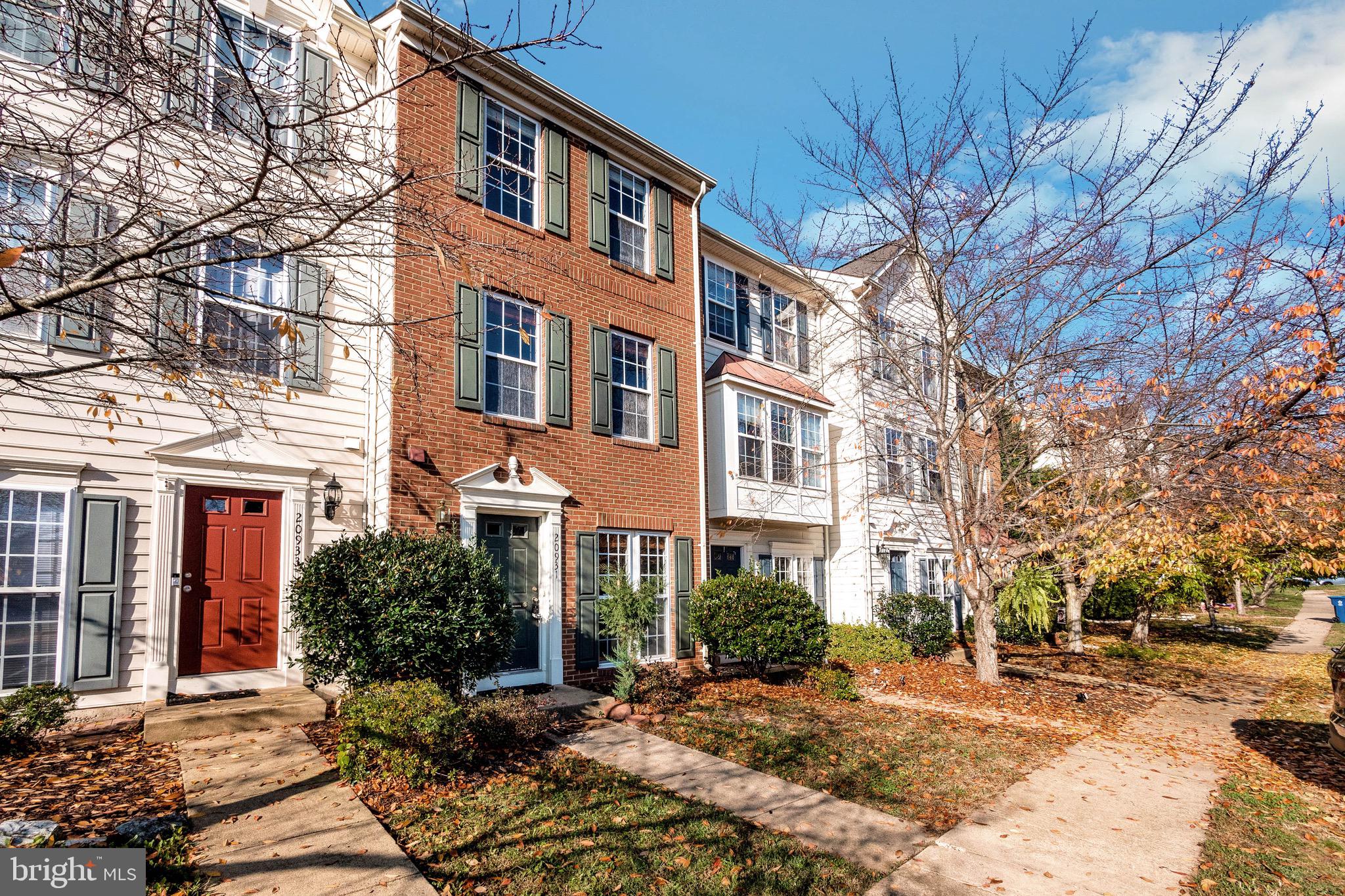 ASHBURN VILLAGE - Residential Lease