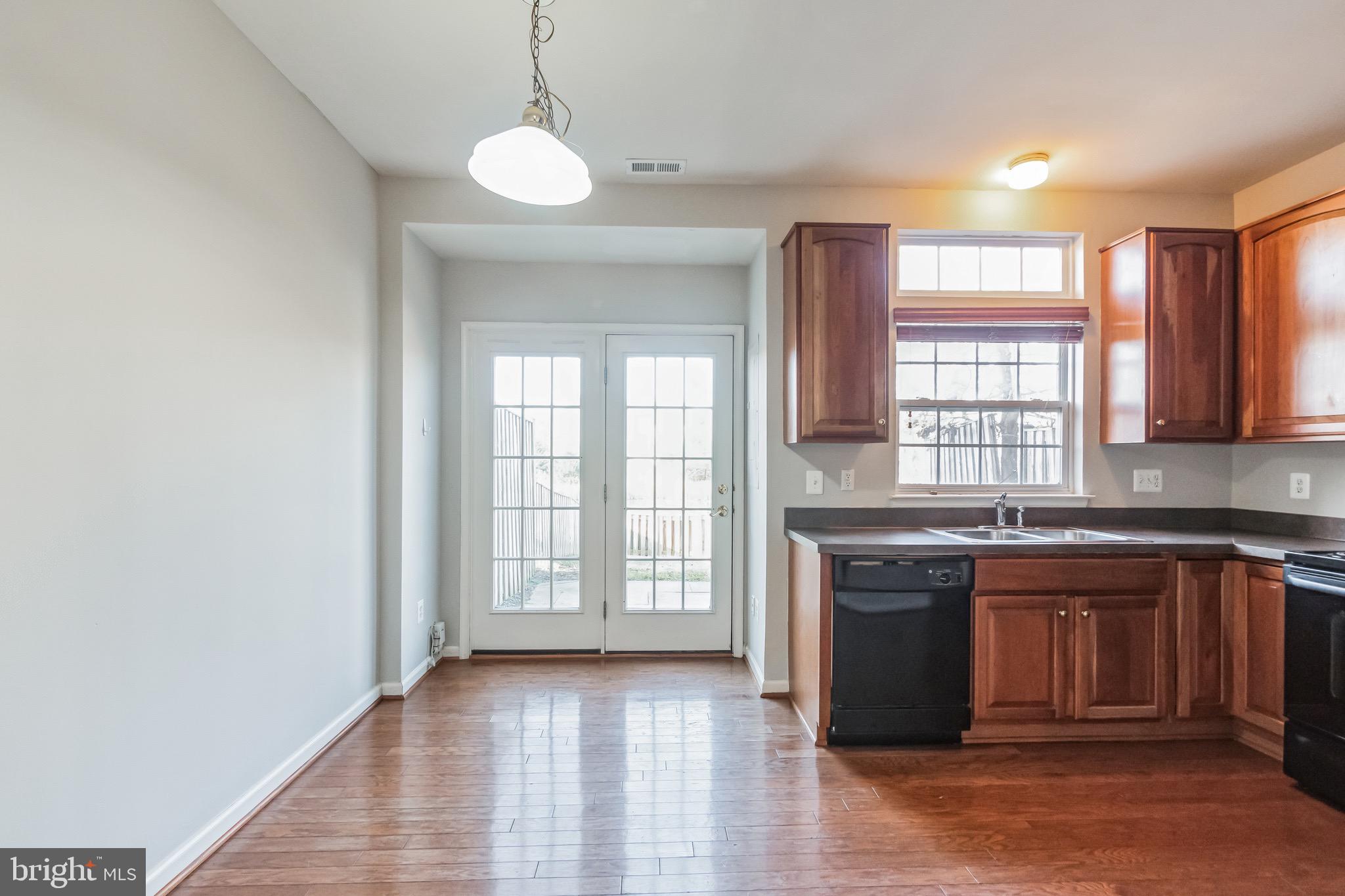 ASHBURN VILLAGE - Residential Lease