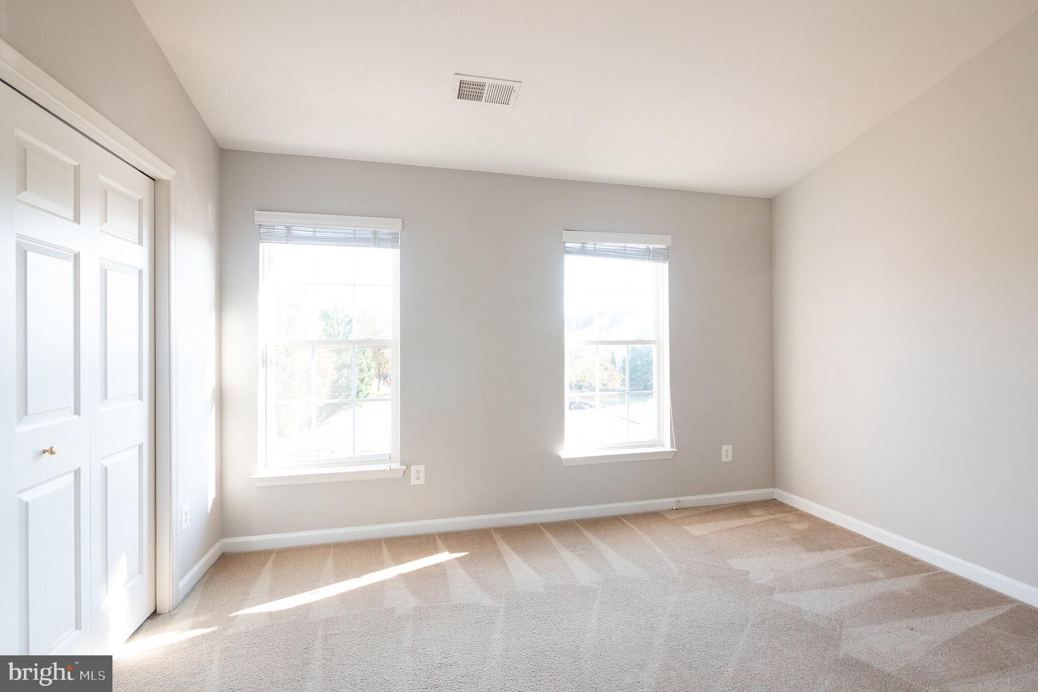 ASHBURN VILLAGE - Residential Lease