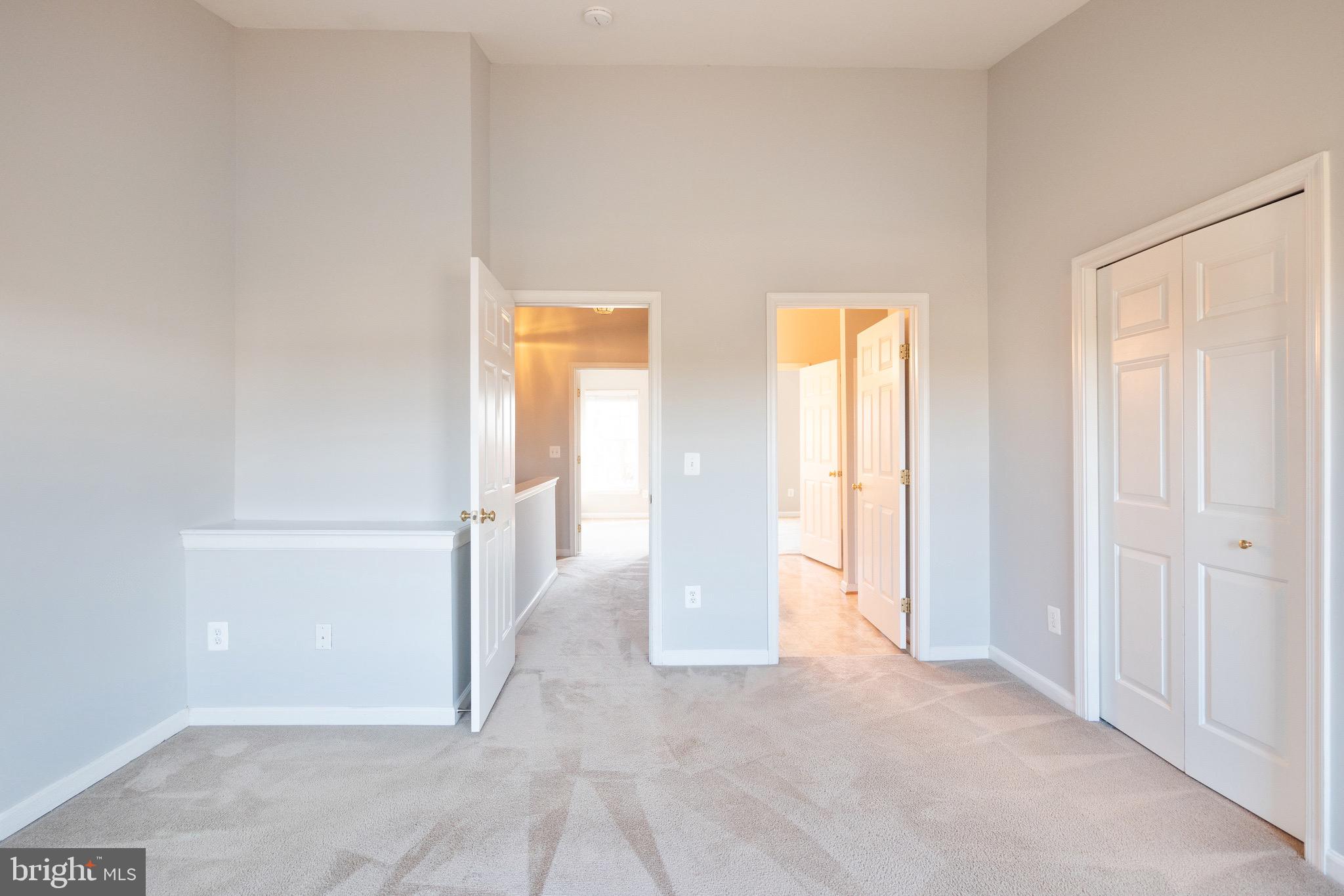 ASHBURN VILLAGE - Residential Lease