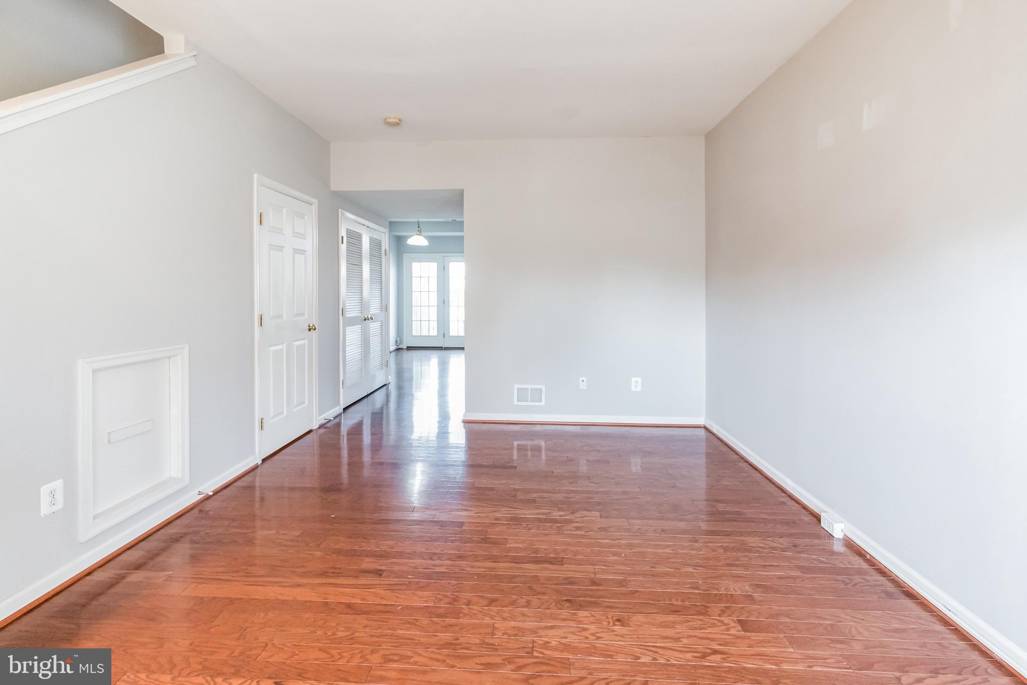 ASHBURN VILLAGE - Residential Lease